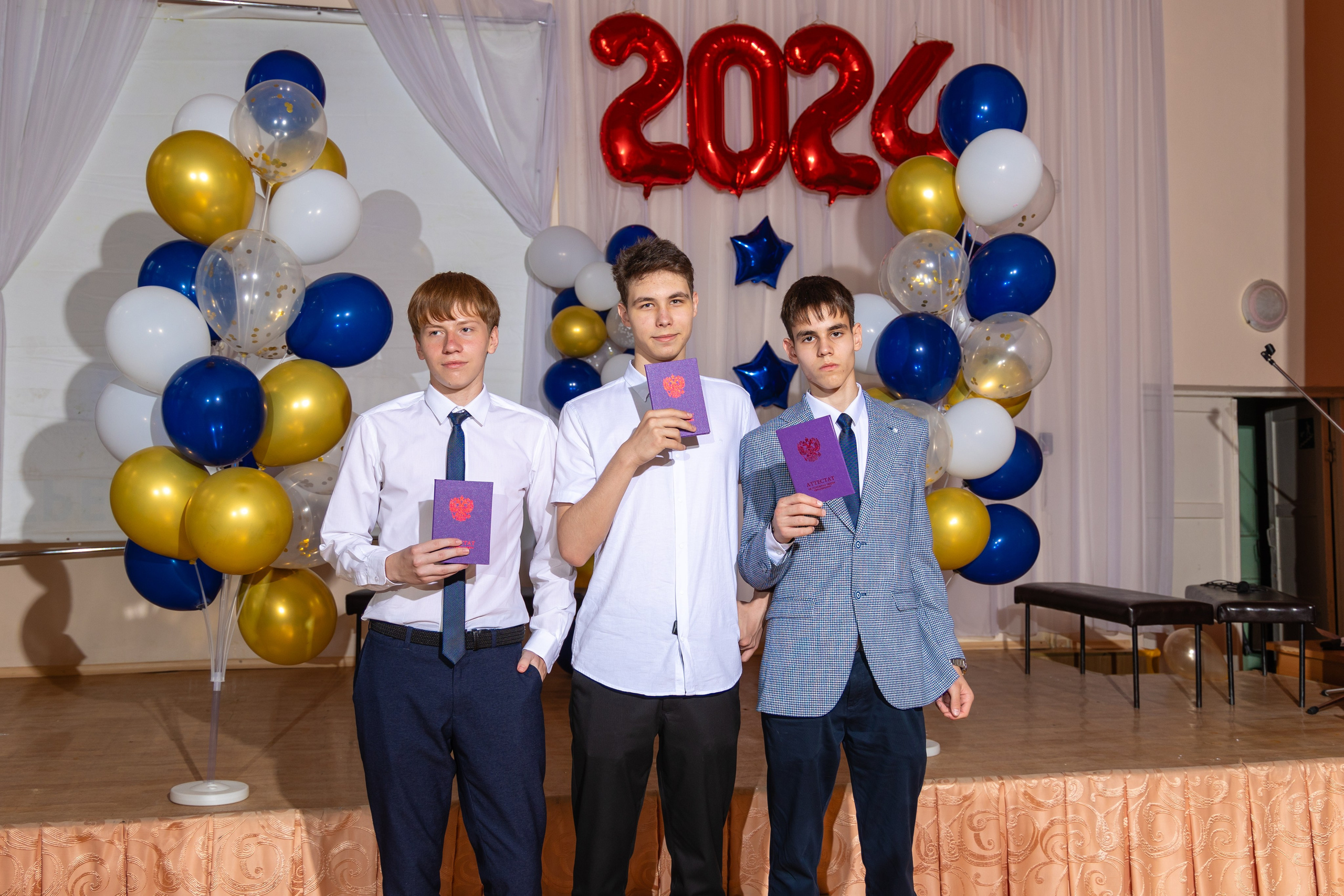 Выпускной в школе. Школьный фотограф Саратов Золотарь Ольга