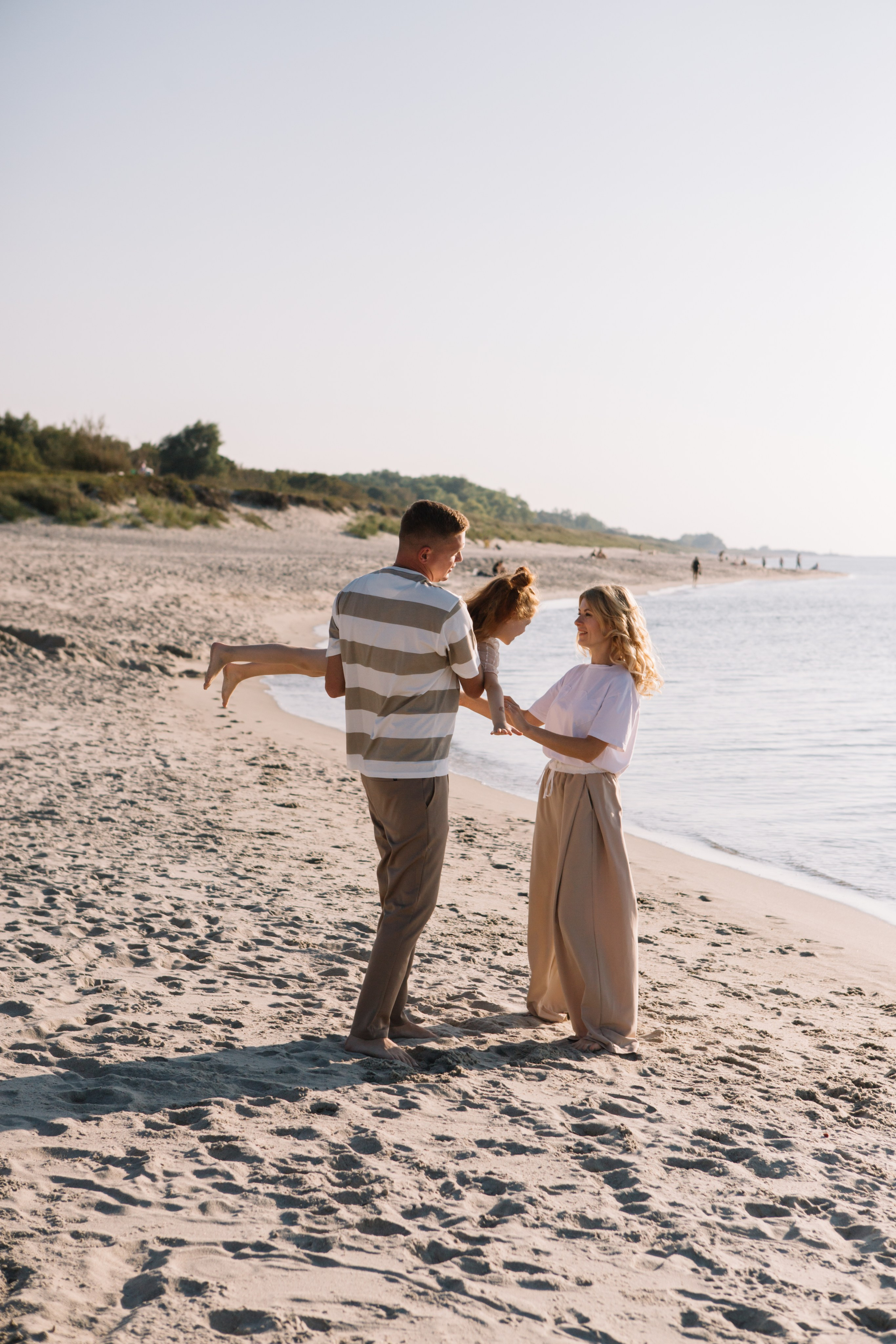 Алексей и Наталья. Семейная фотосессия на море. Семейный фотограф в Калининграде Анастасия Юрина