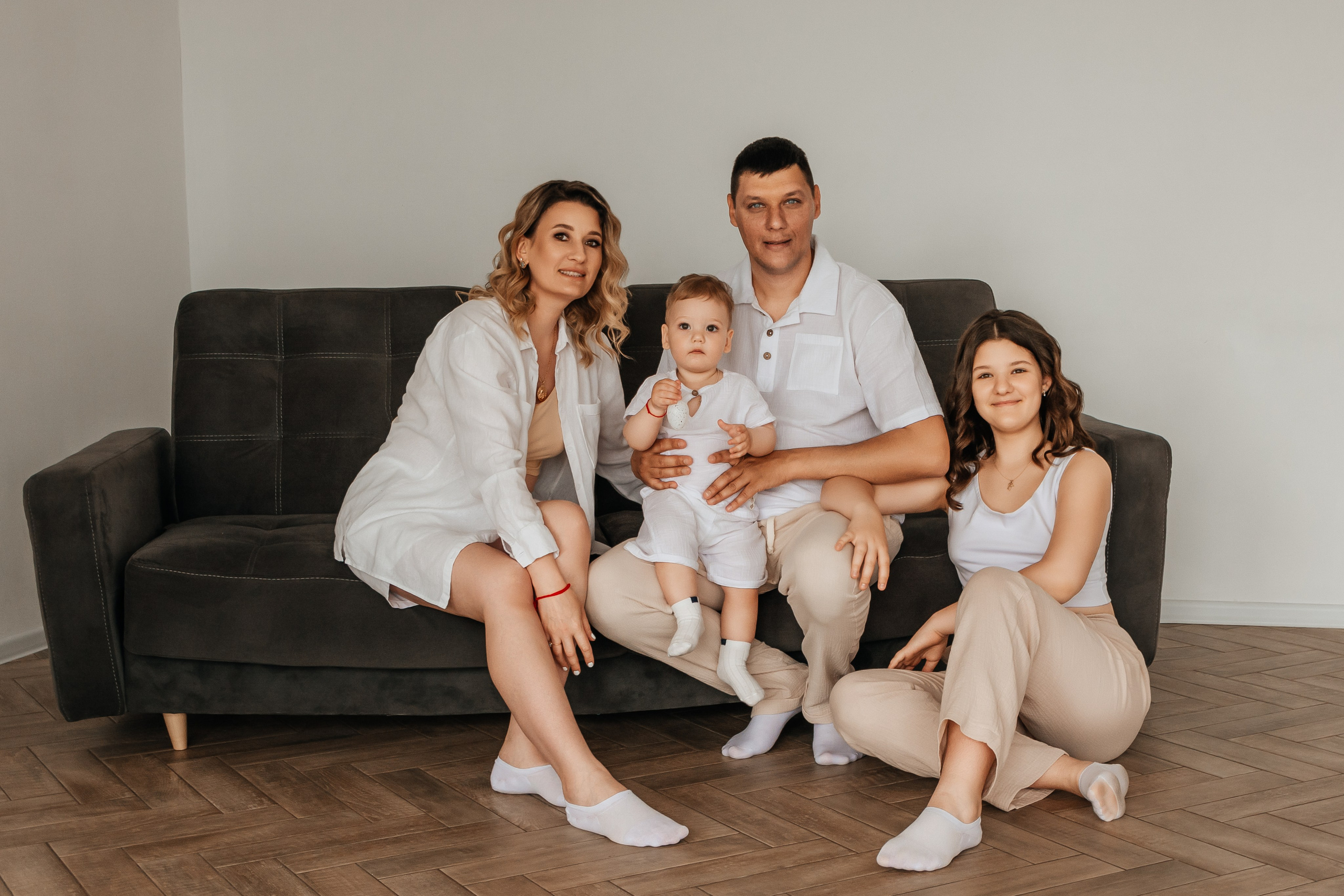 Фотосессия годика минимализм. Семейный и детский фотограф Кущ Наташа