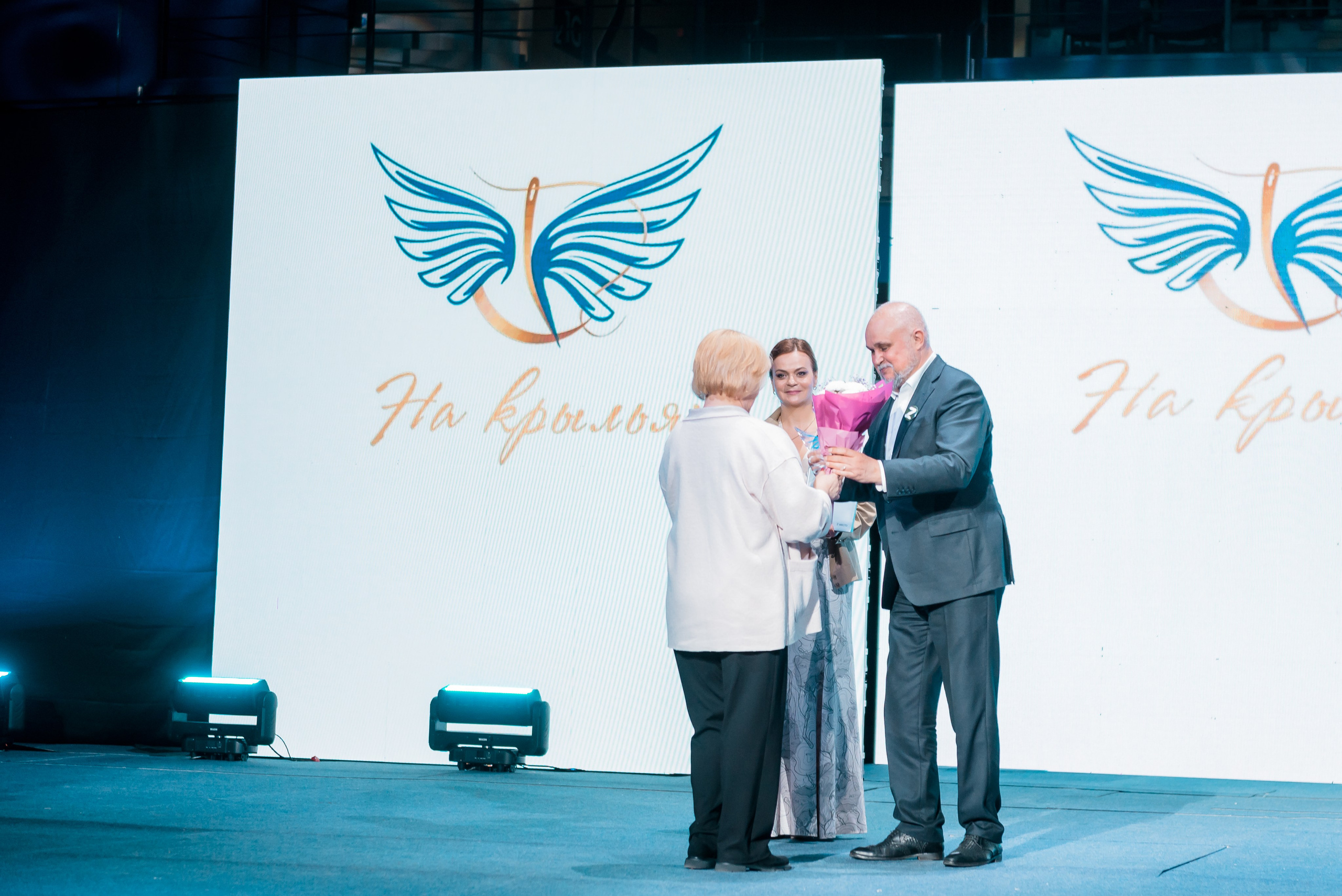 На Крыльях в Ледовом Дворце 2023. Детский фотограф, семейный фотограф и репортажи в Кемерово