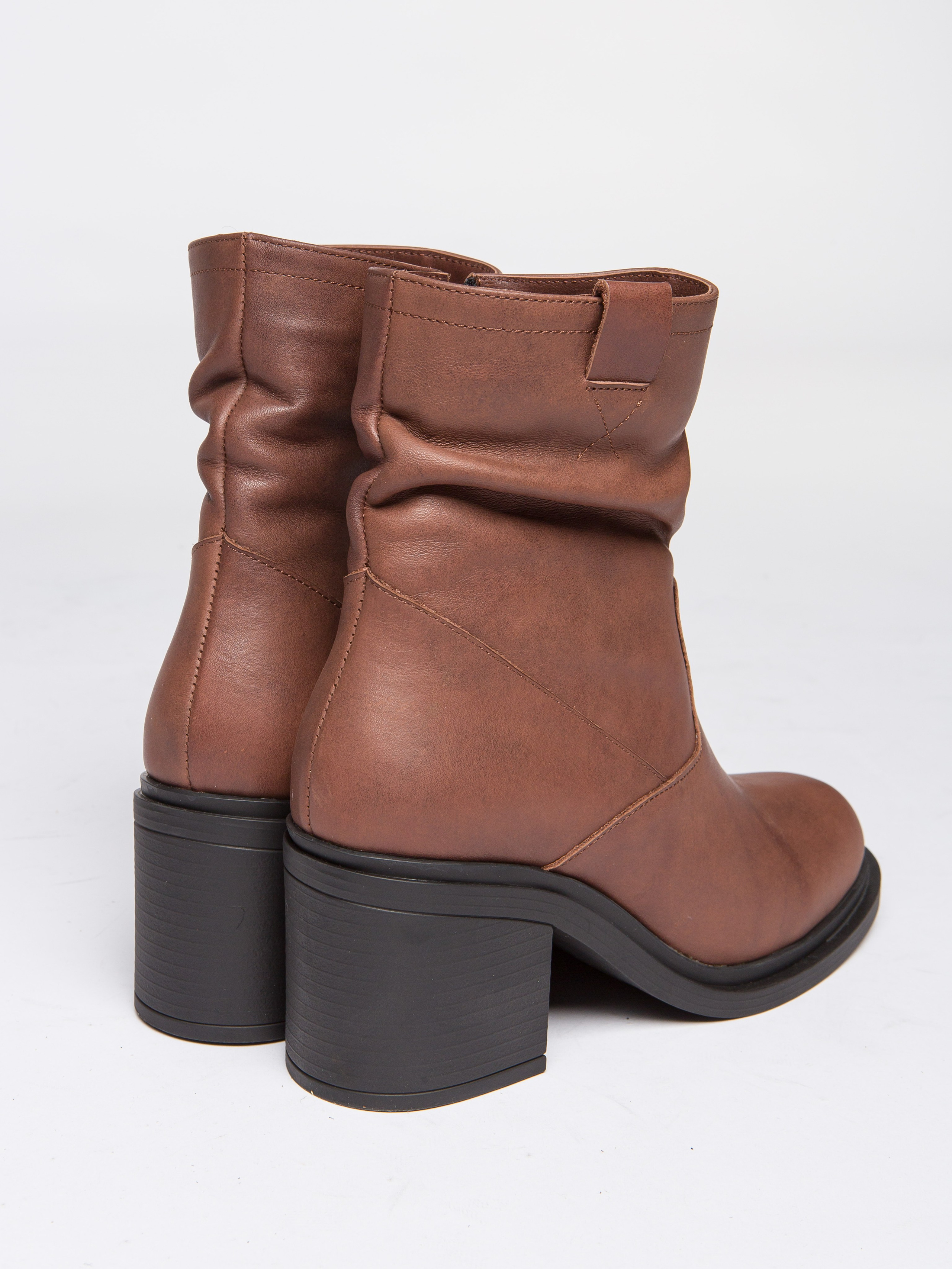 Обувь на модели. Фотограф Мария Кольцова