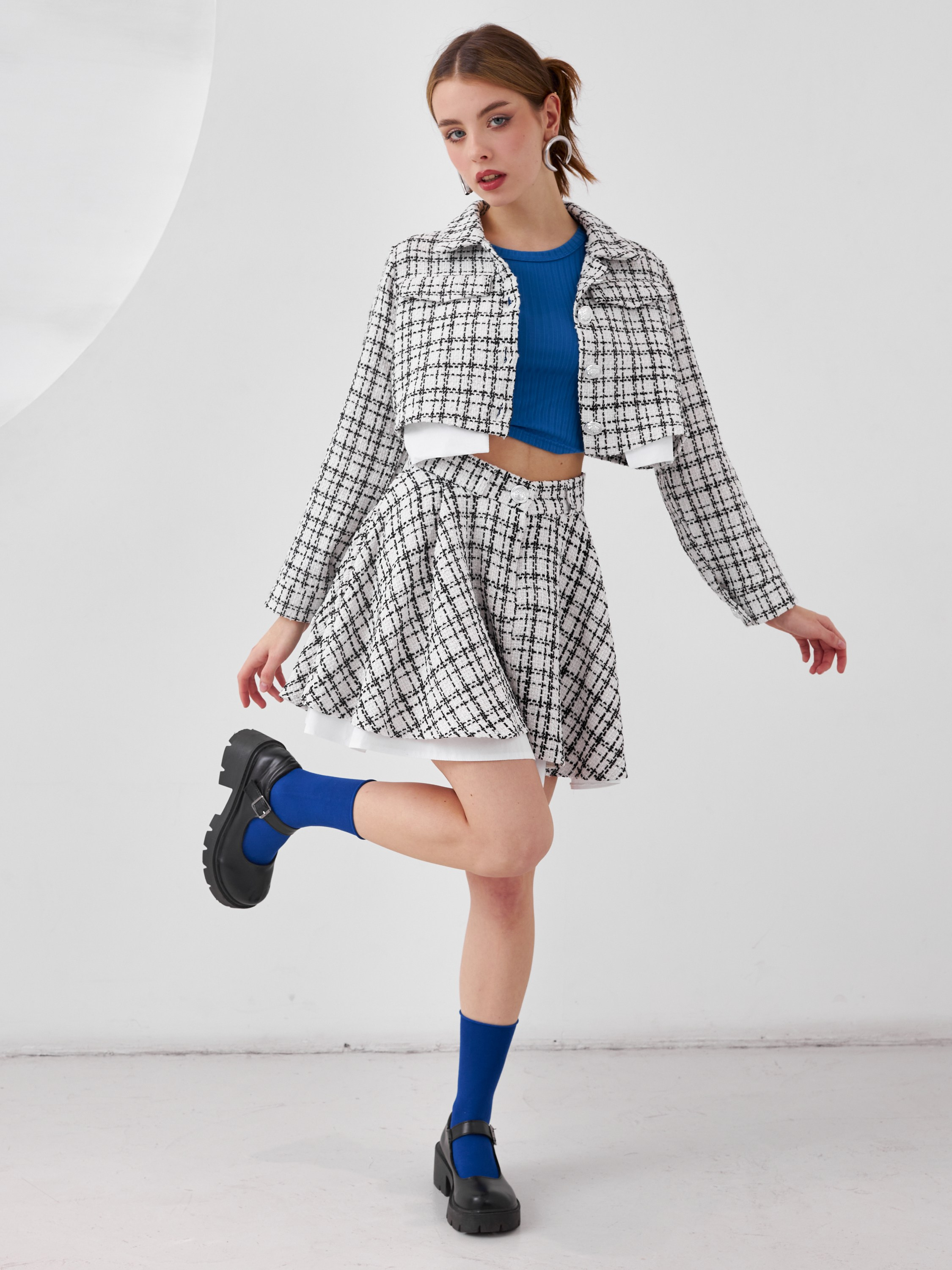 Фотосъемка костюма с юбкой пиджаком Екатеринбург Wildberries ВБ Ozon Озон фотосессия одежды Екб заказать цена фотосъемка товара WB костюмы. Фотограф Екатеринбург Анастасия Жерновская | Маркетплейсы и нейрофото