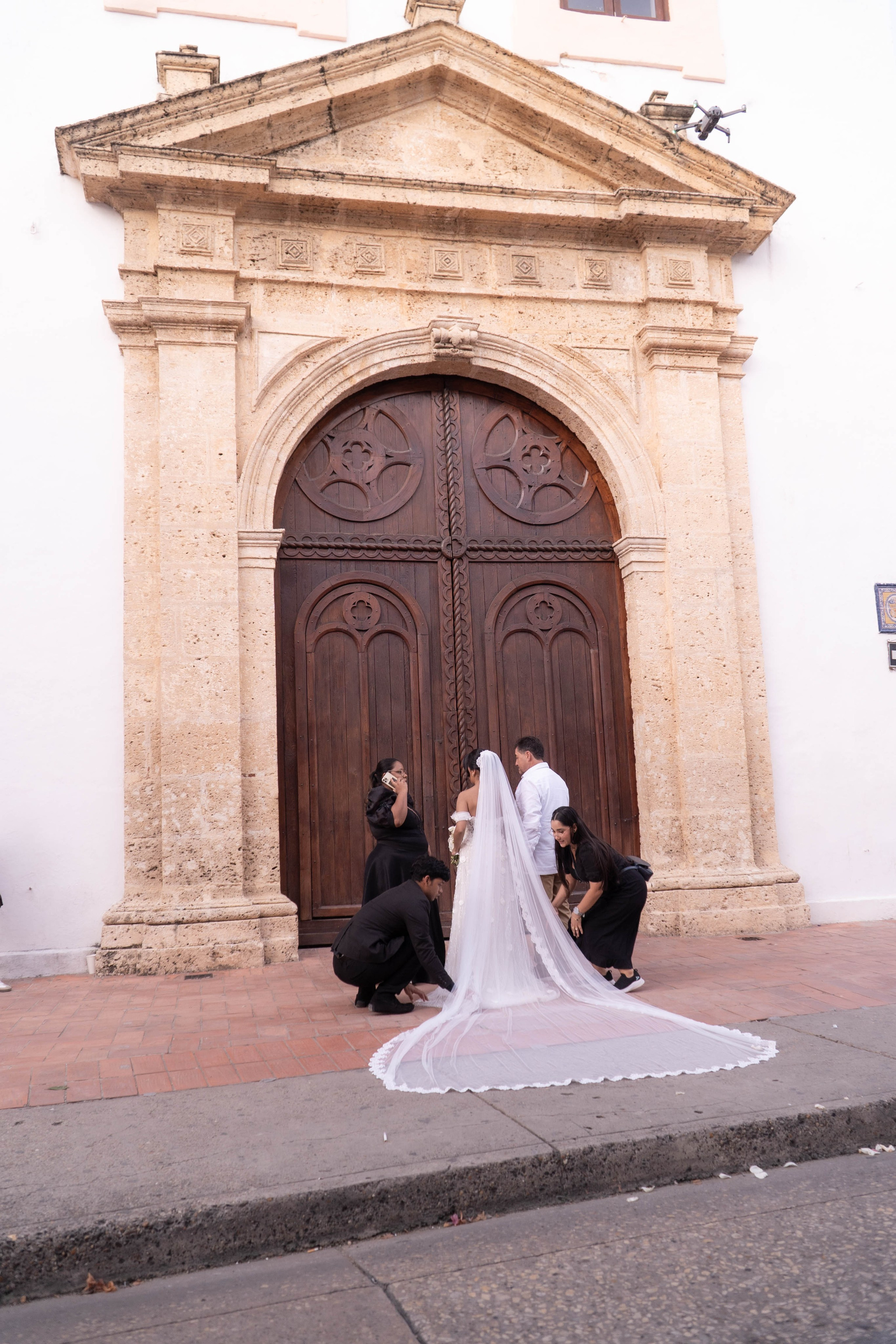 Catalina and Romain. Wedding Photographer in Barcelona and Medellin