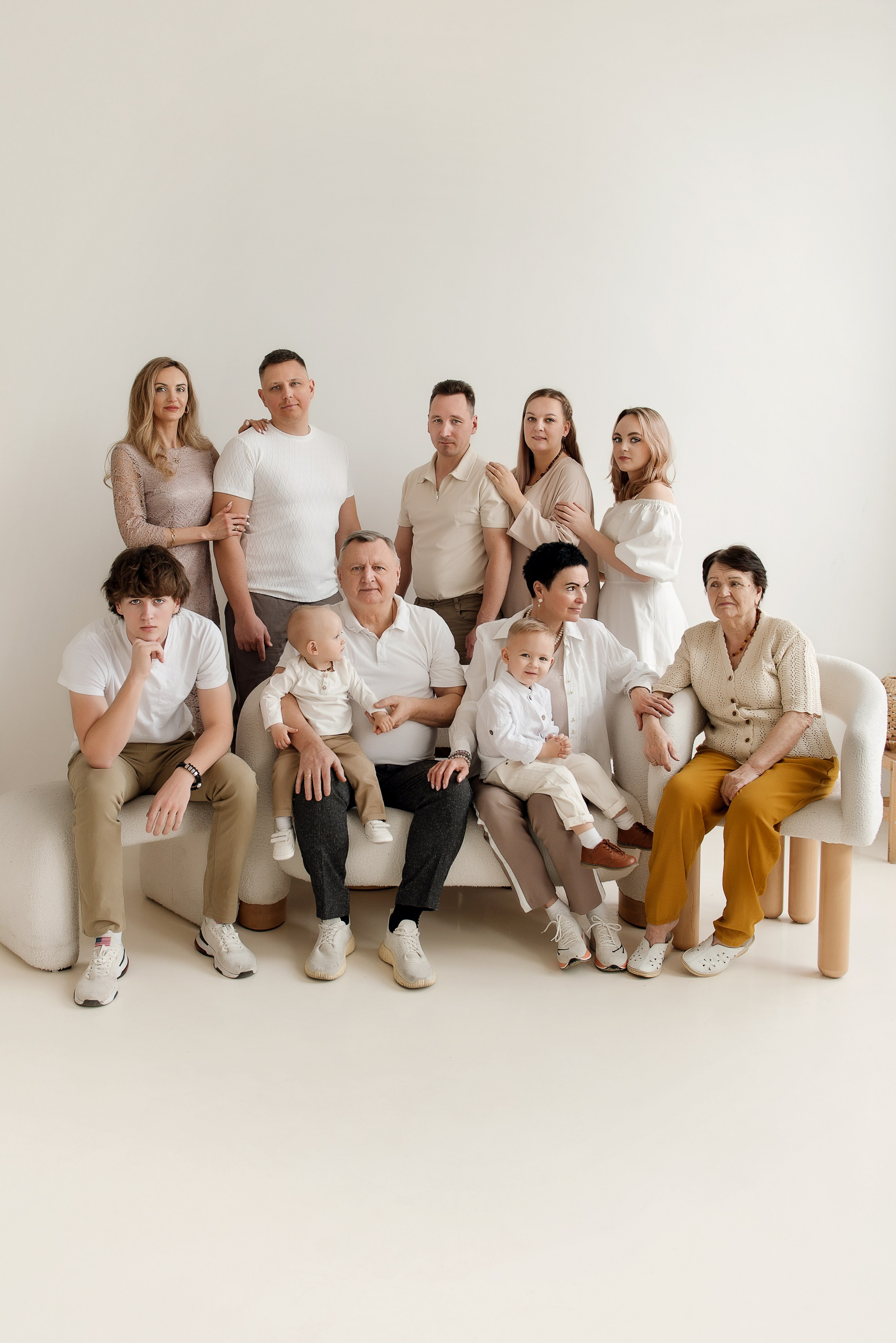 Семейная съёмка большой семьи в Москве. Детский фотограф в Долгопрудном и Москве