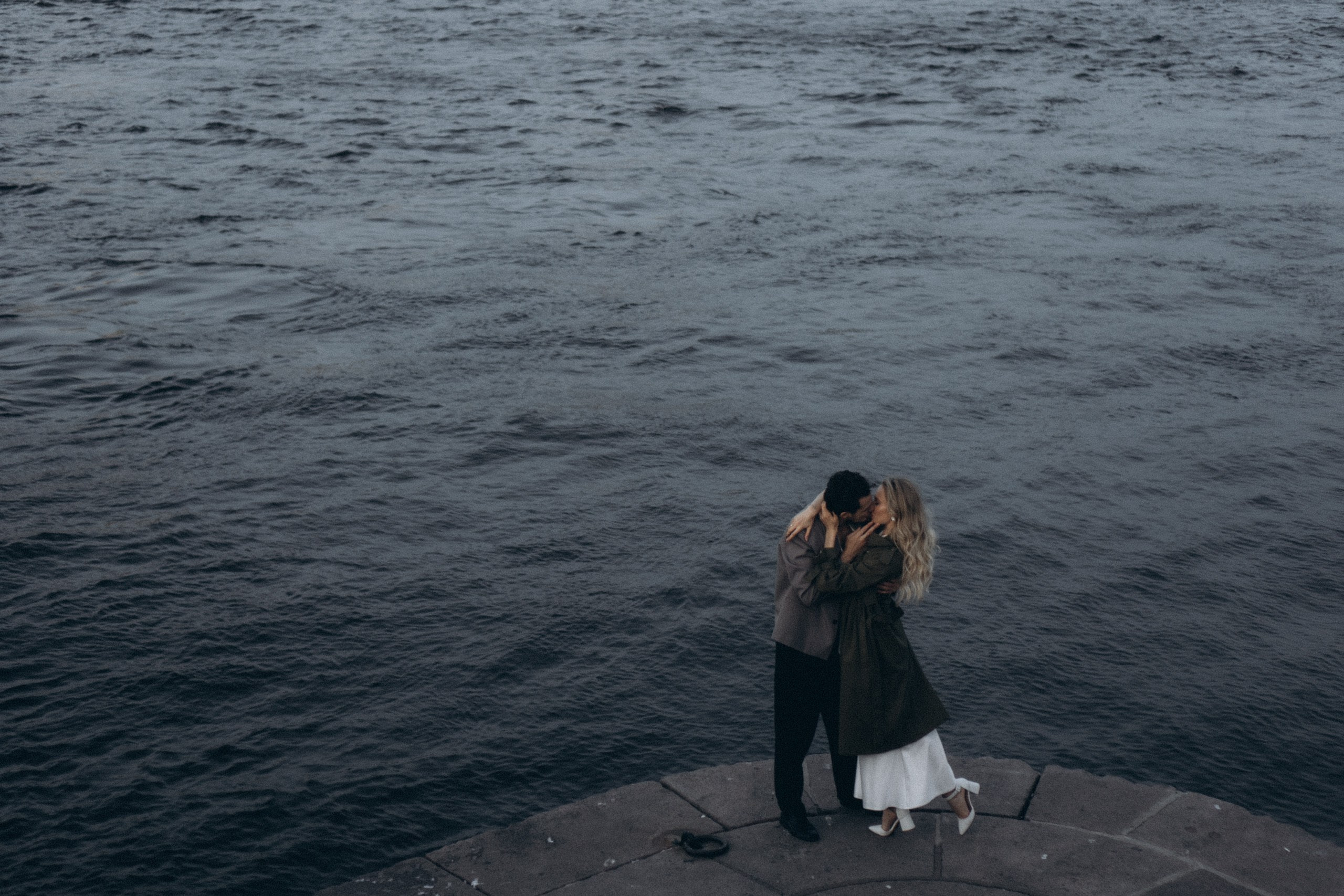 СВАДЕБНАЯ СЬЕМКА ПАРЫ НА РАССВЕТЕ В БЕЛЫЕ НОЧИ И ПРОГУЛКА С РАЗВОДНЫМИ МОСТАМИ И ПИКНИК ВОЗЛЕ ИСАКИЕВСКОГО СОБОРА. Профессиональный фотограф, Санкт-Петербург — Виктория Богомолова