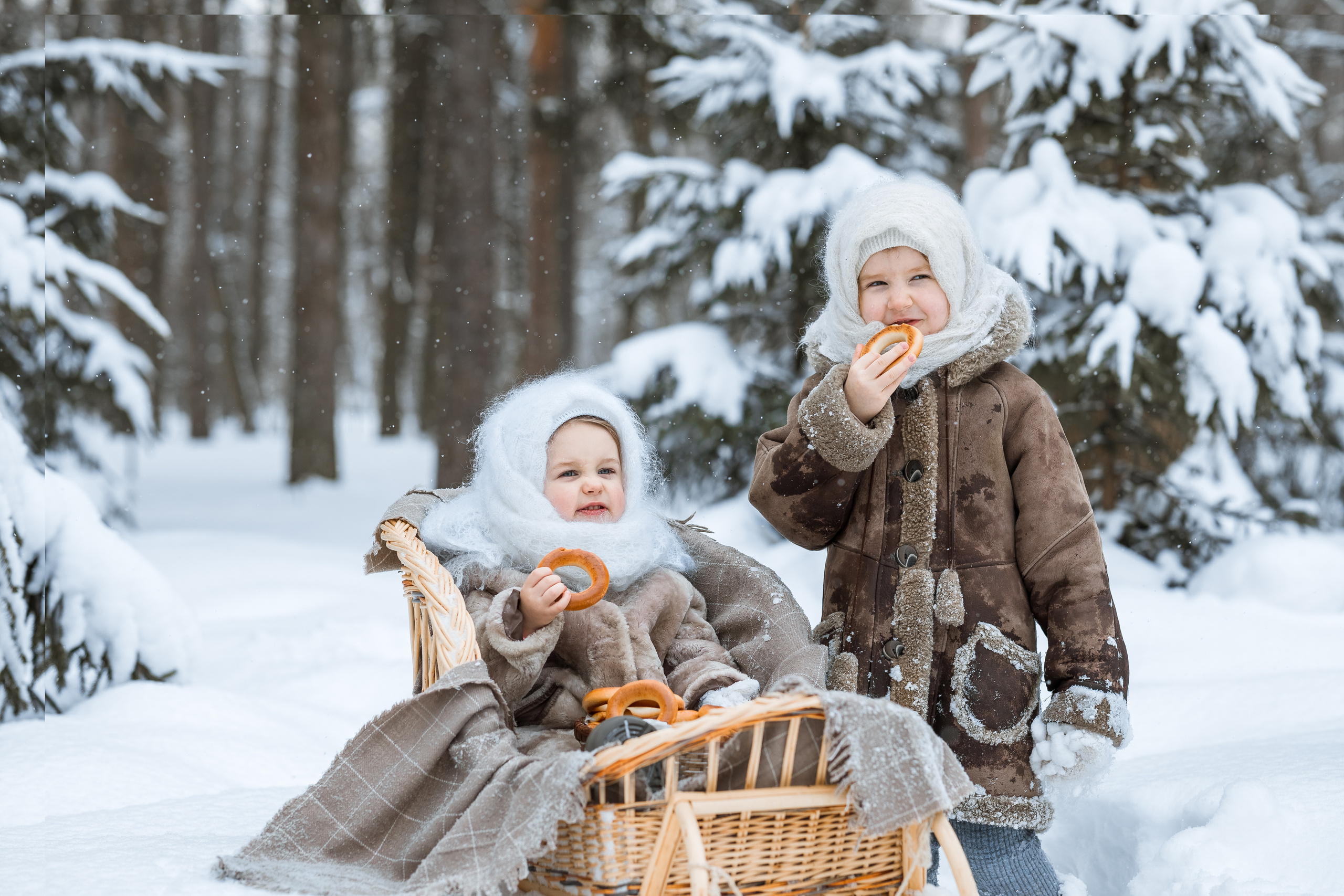 Настя и Полина в парке. Женский семейный фотограф Тула Москва Захарова Анна