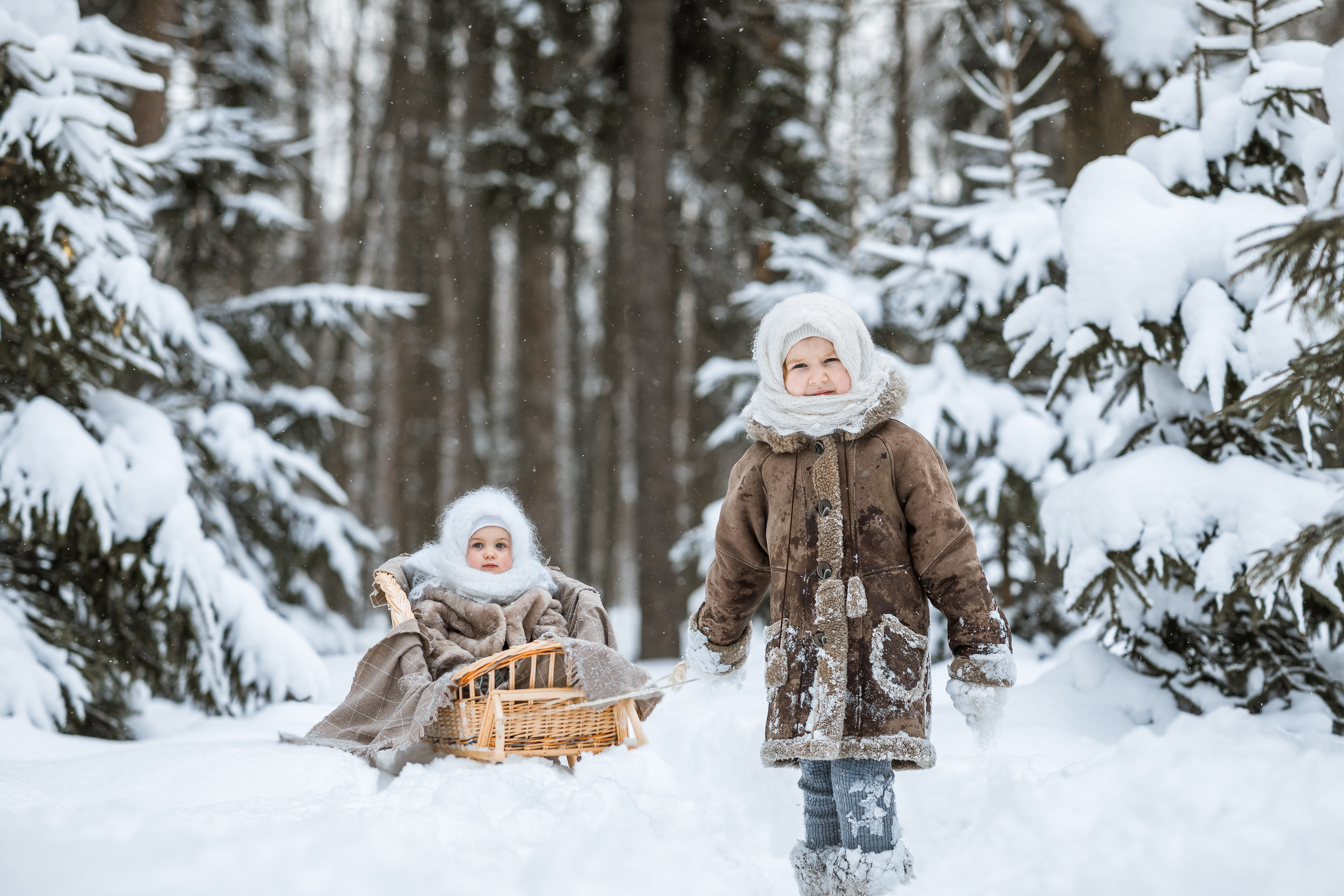 Настя и Полина в парке. Женский семейный фотограф Тула Москва Захарова Анна