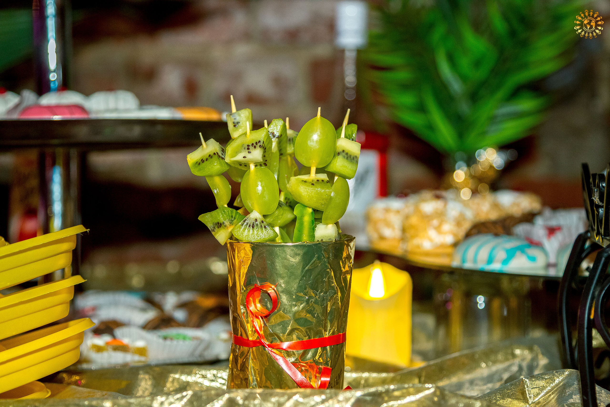 Выпускной 2023 (Школа 548; 9 Ж класс) AG Loft «Библиотека», Москва. Репортажная съемка в Москве и области. Анималистика