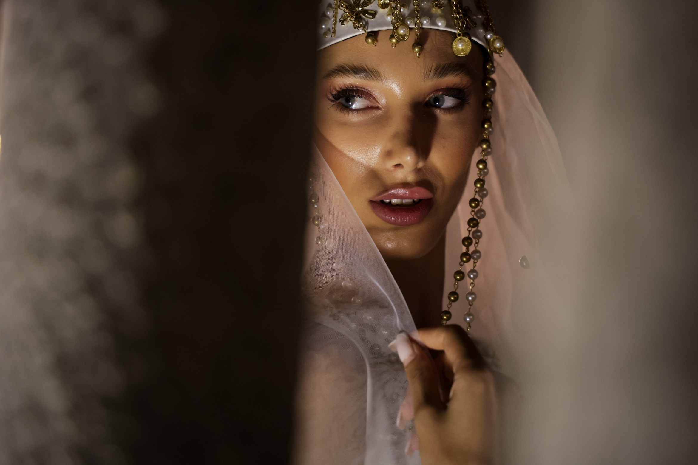 Armenian national dress and dance. Press photo