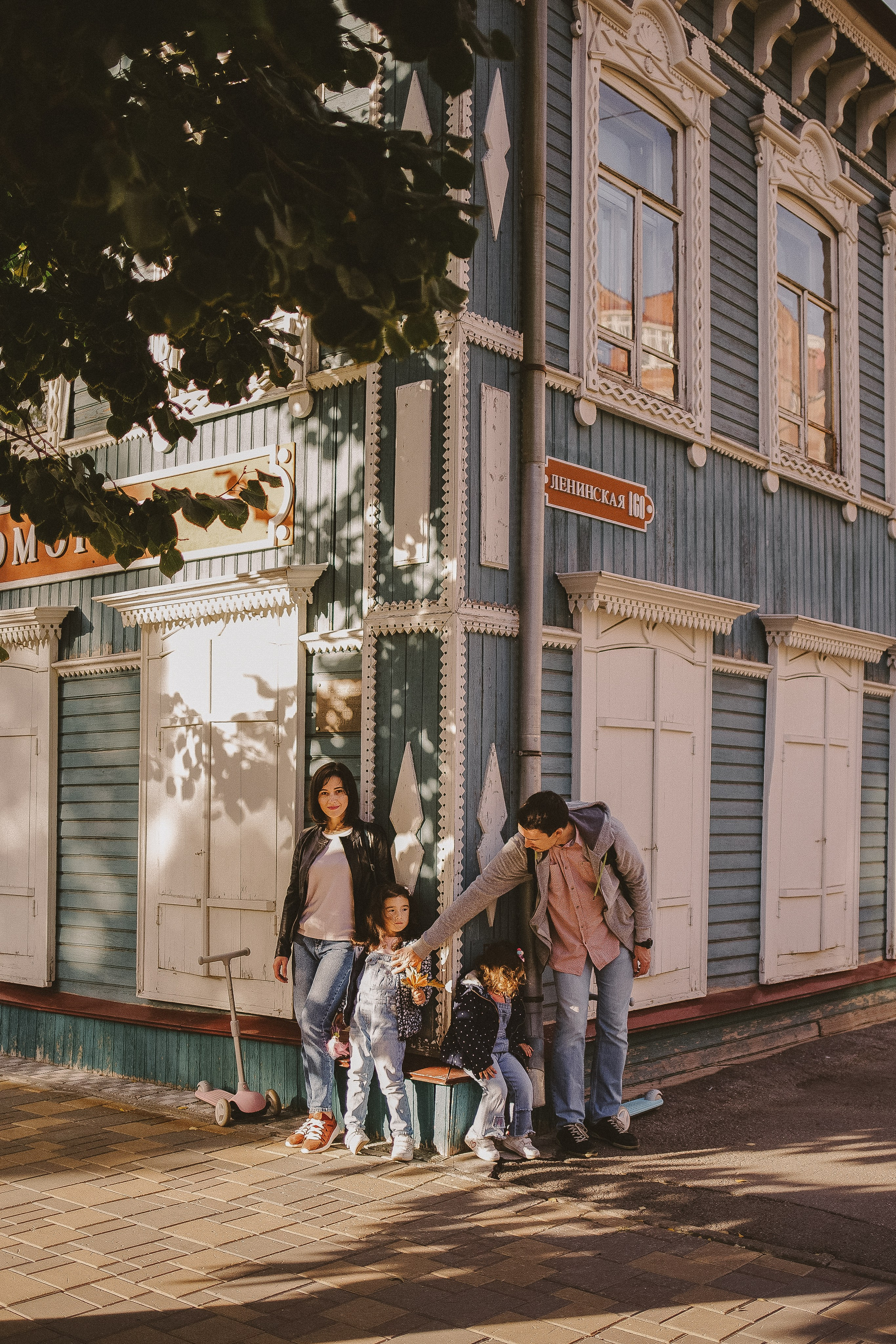 Зарина, Олег и дочки. Семейный фотограф в Самаре