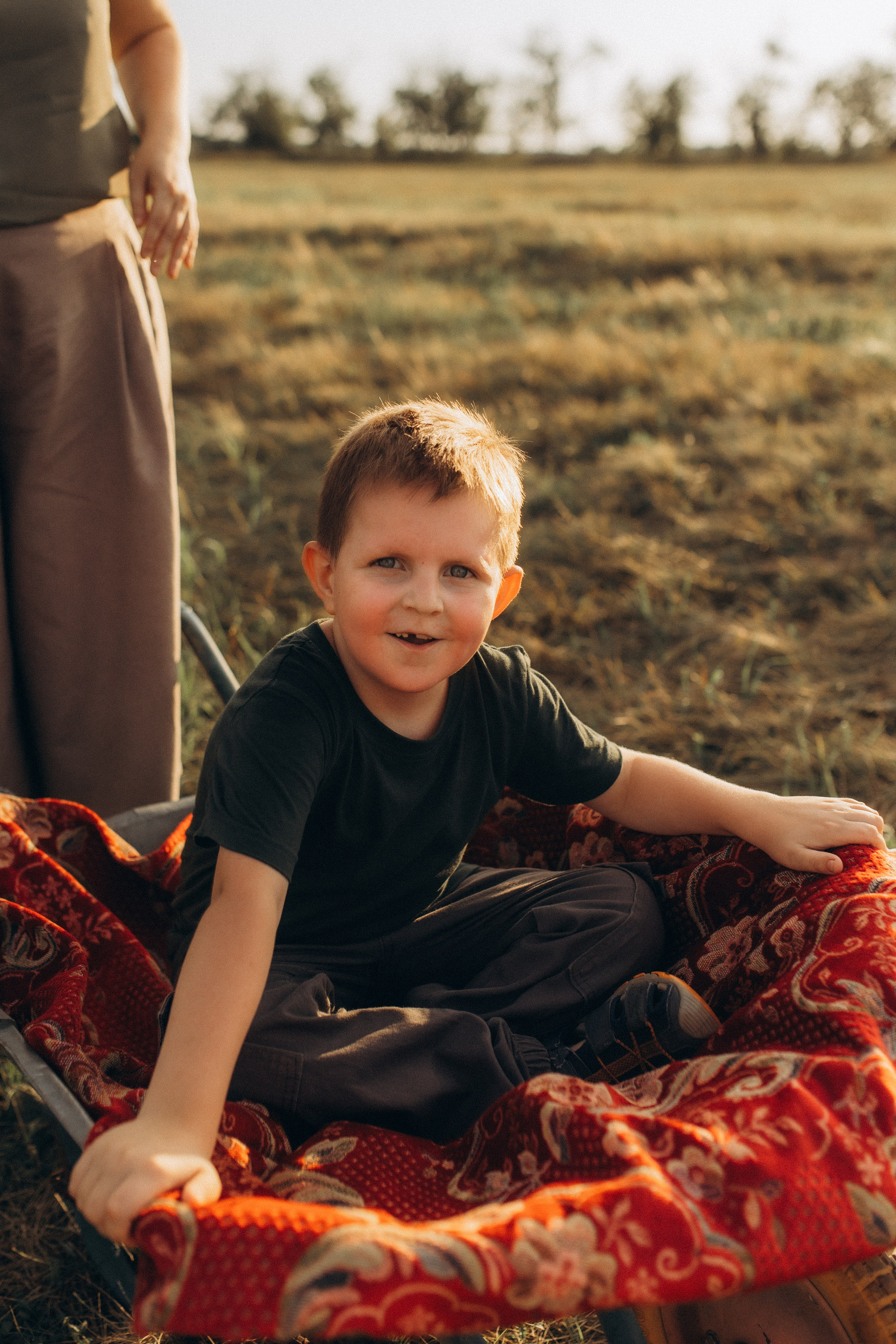 Летняя история в поле. Семейный фотограф lifestyle в Новосибирске Елена Шпилевая