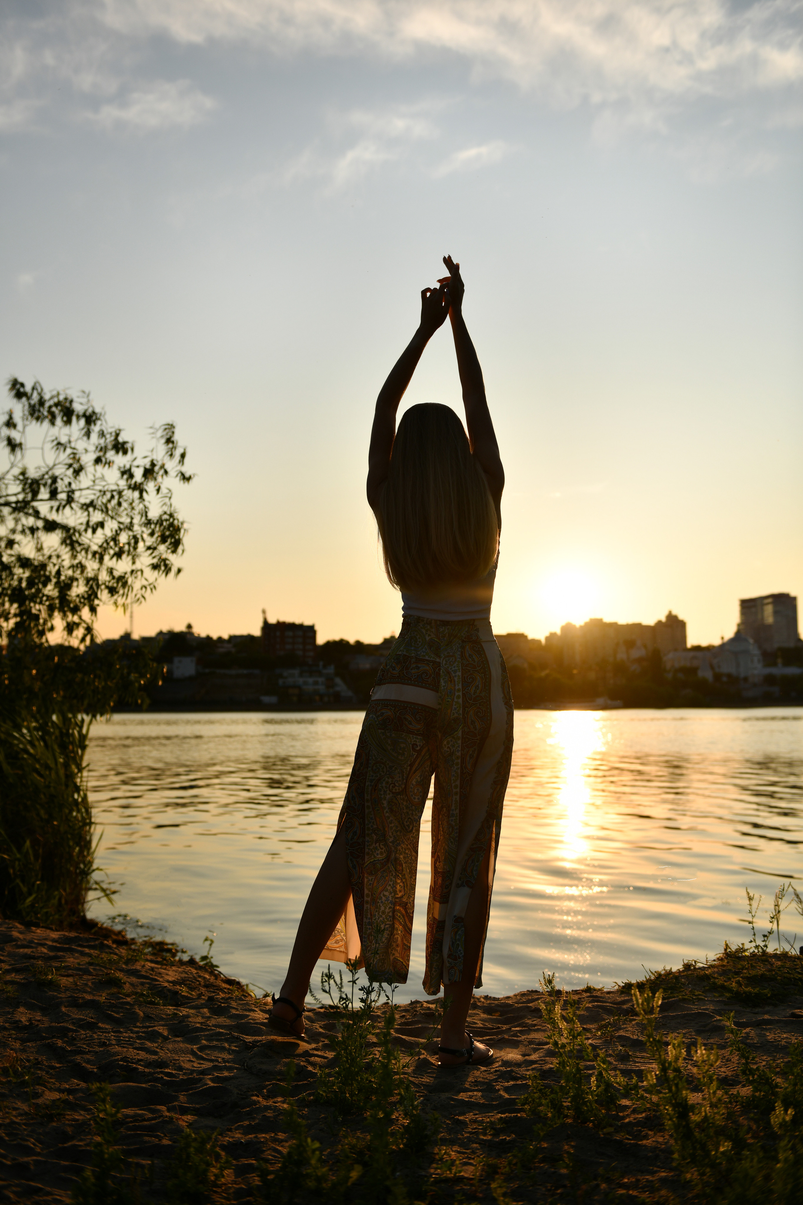Яна. Закат на Дамбе. Портретный и контент фотограф в Воронеже Елена Николайчик