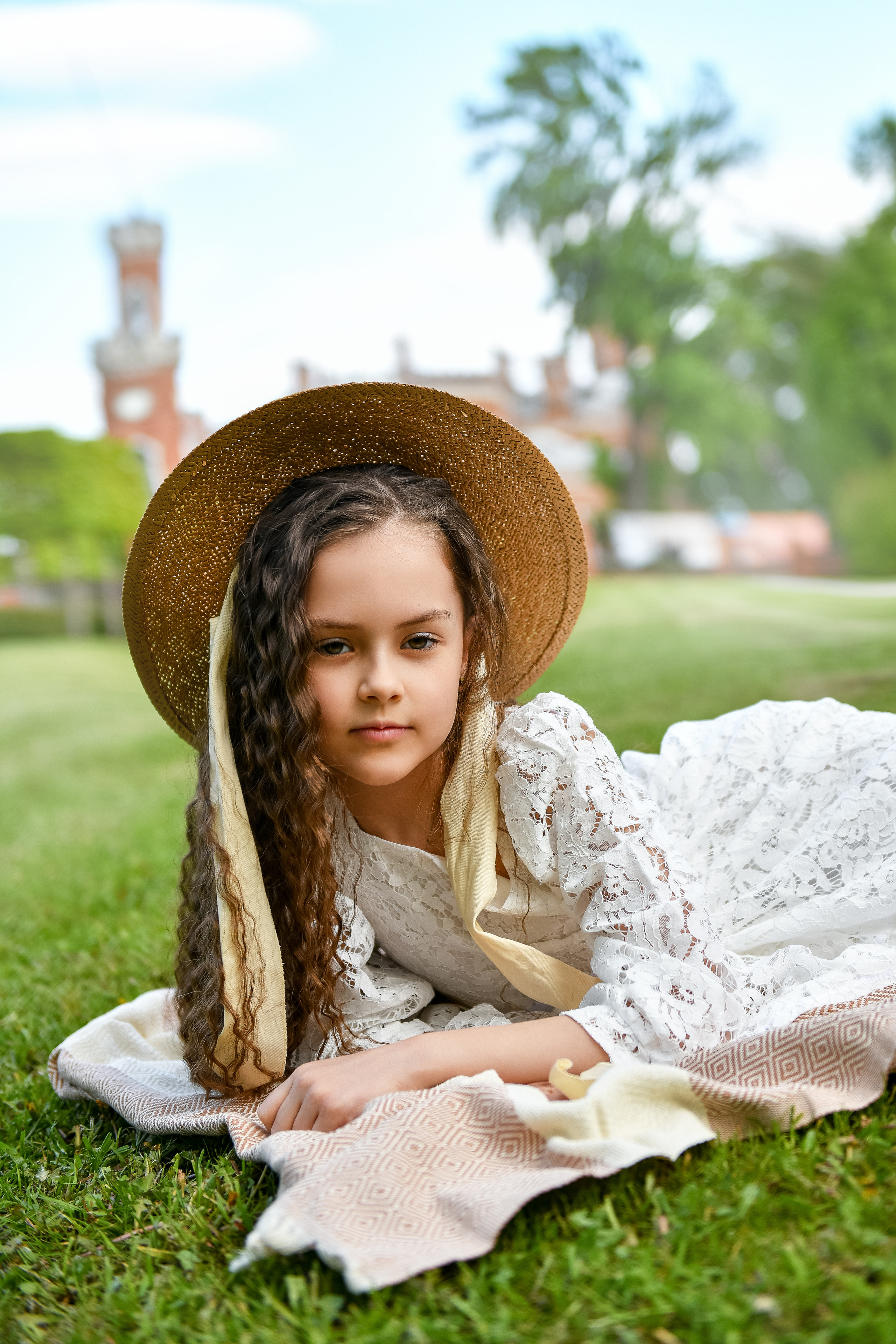 Александра и Юлиана. Замок Ольденбургских, Рамонь