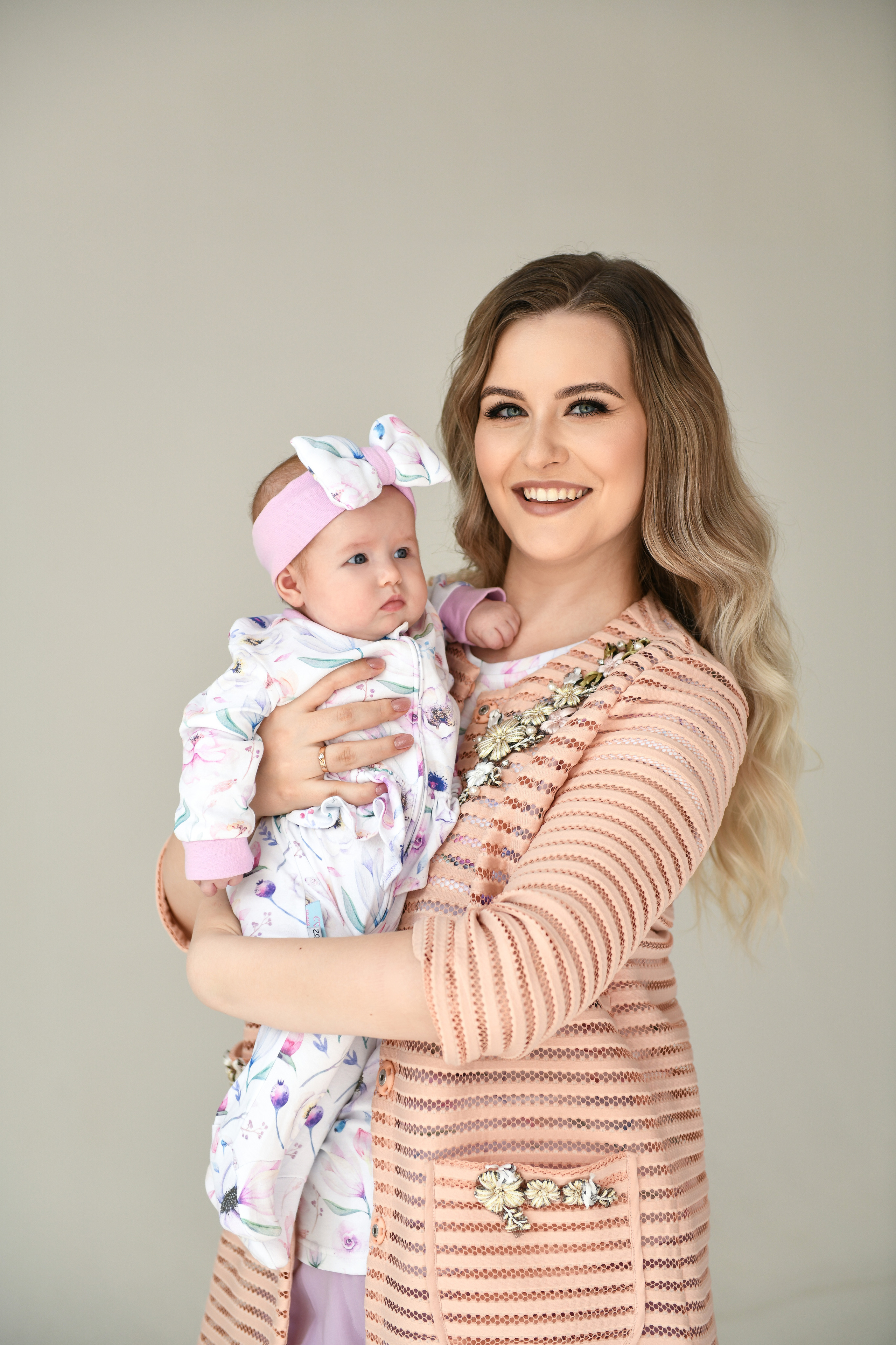 Мама и дочка. Фотостудия My Place. Портретный и контент фотограф в Воронеже Елена Николайчик