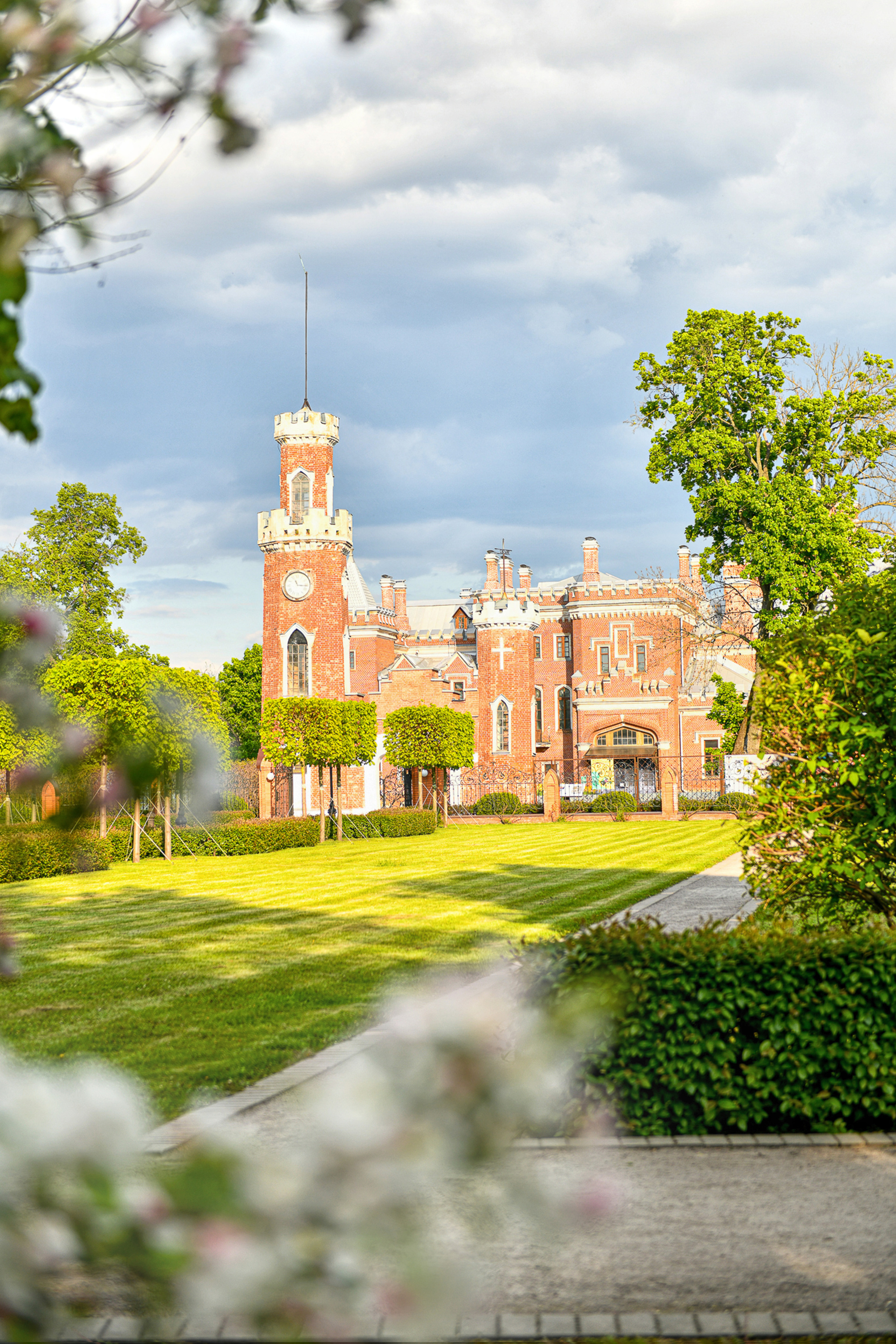 Александра и Юлиана. Замок Ольденбургских, Рамонь. Портретный и контент фотограф в Воронеже Елена Николайчик