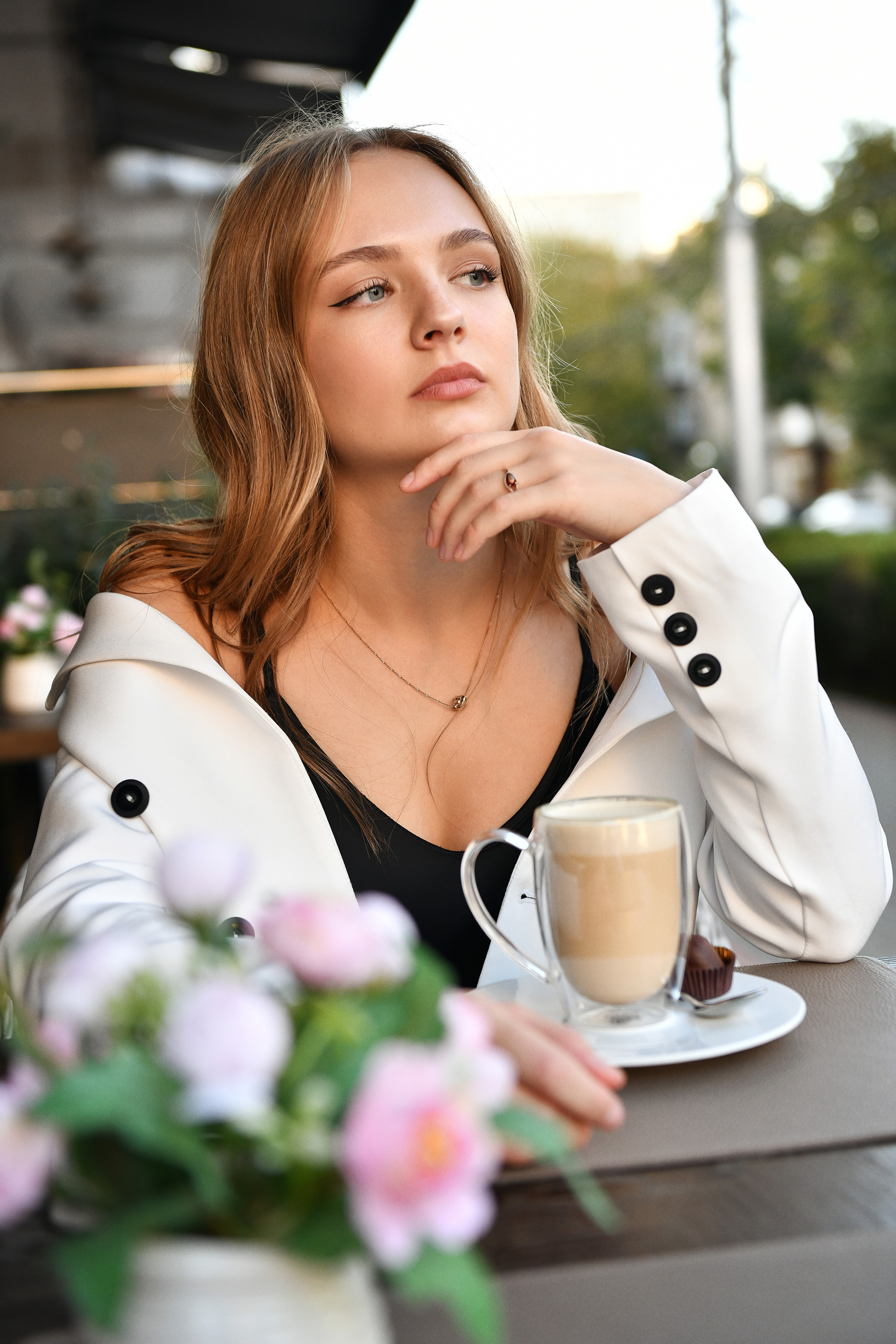 Дарья. Городская прогулка, ресторан «Sentimento». Портретный и контент фотограф в Воронеже Елена Николайчик