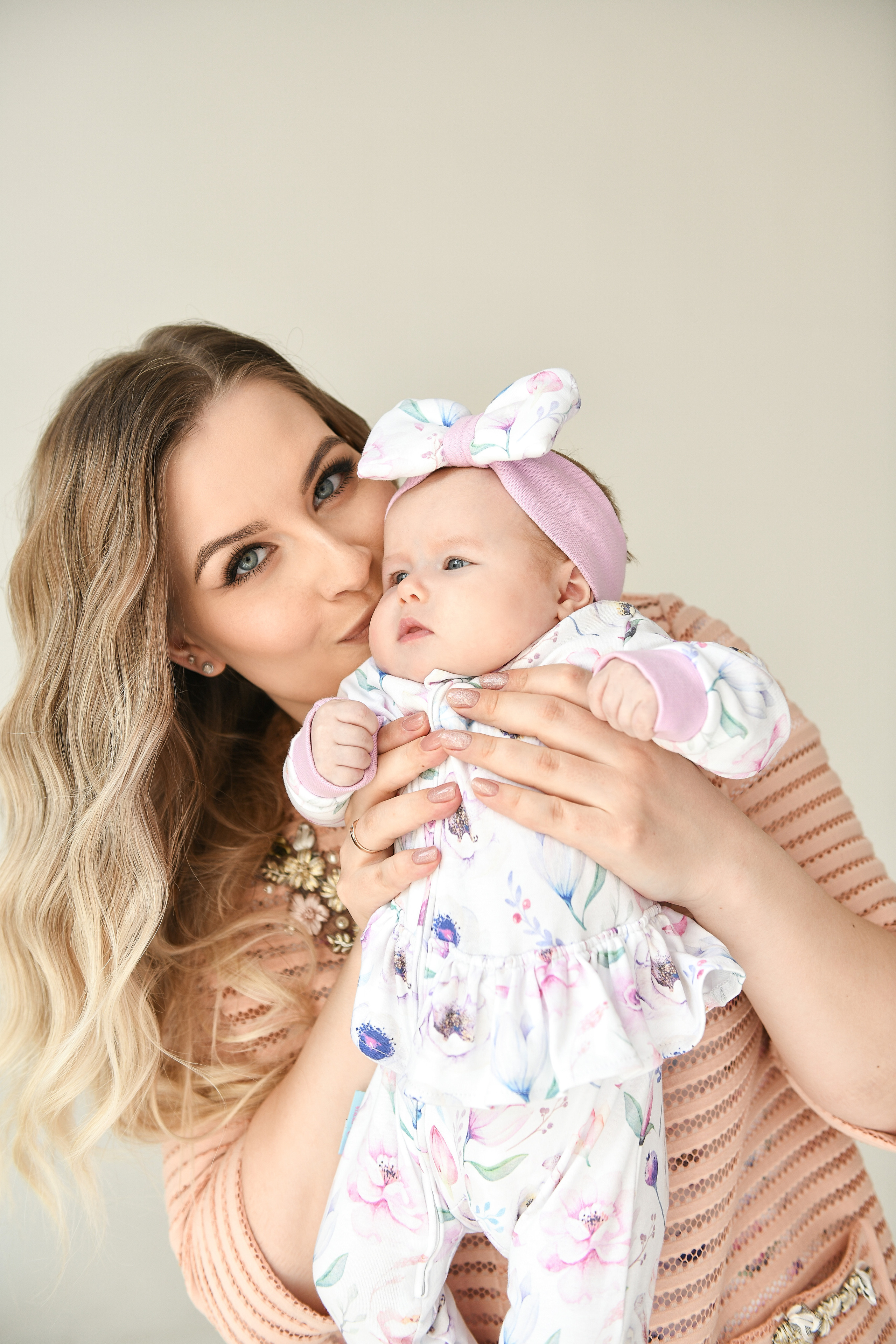 Мама и дочка. Фотостудия My Place. Портретный и контент фотограф в Воронеже Елена Николайчик