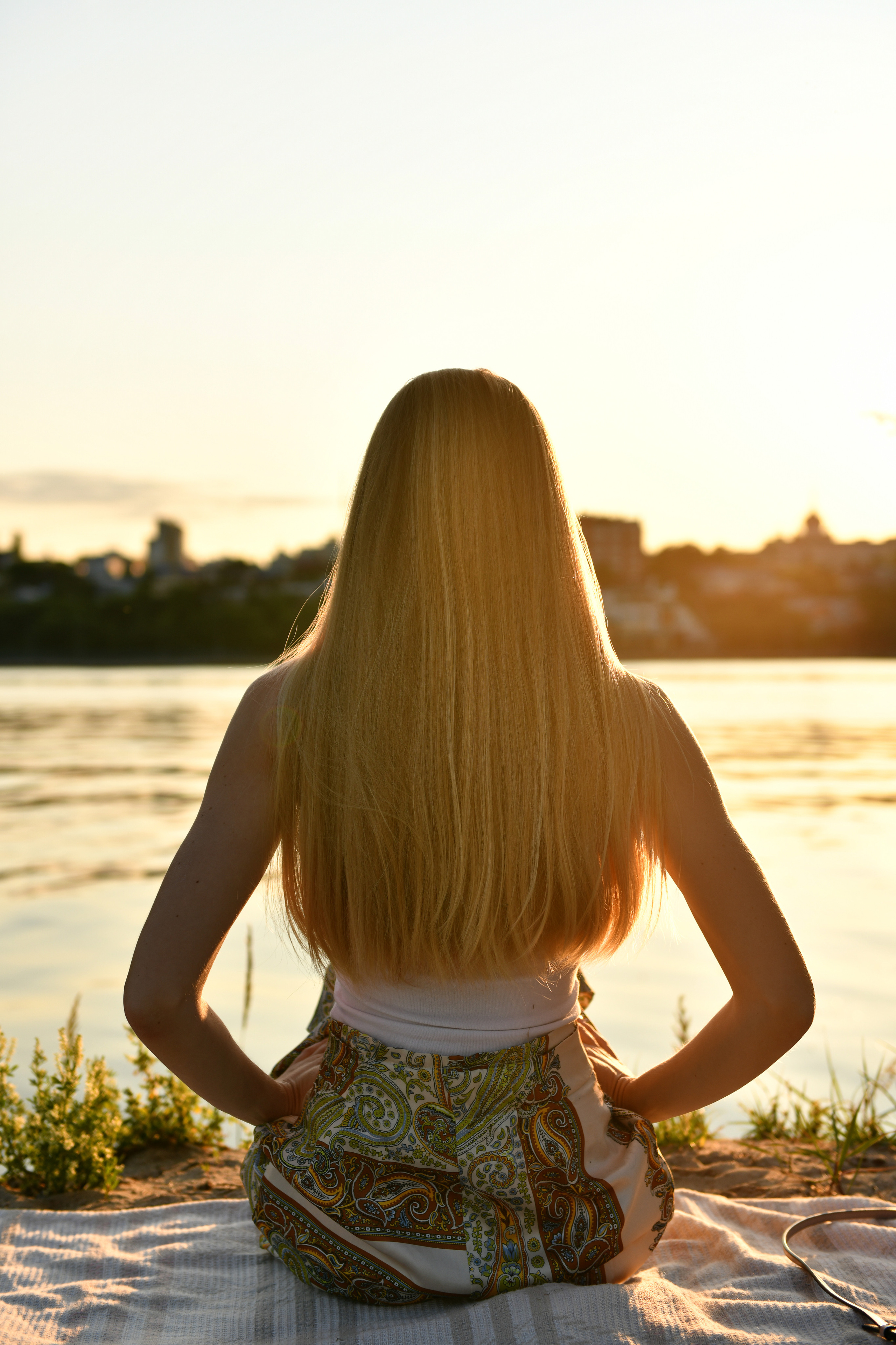 Яна. Закат на Дамбе. Портретный и контент фотограф в Воронеже Елена Николайчик
