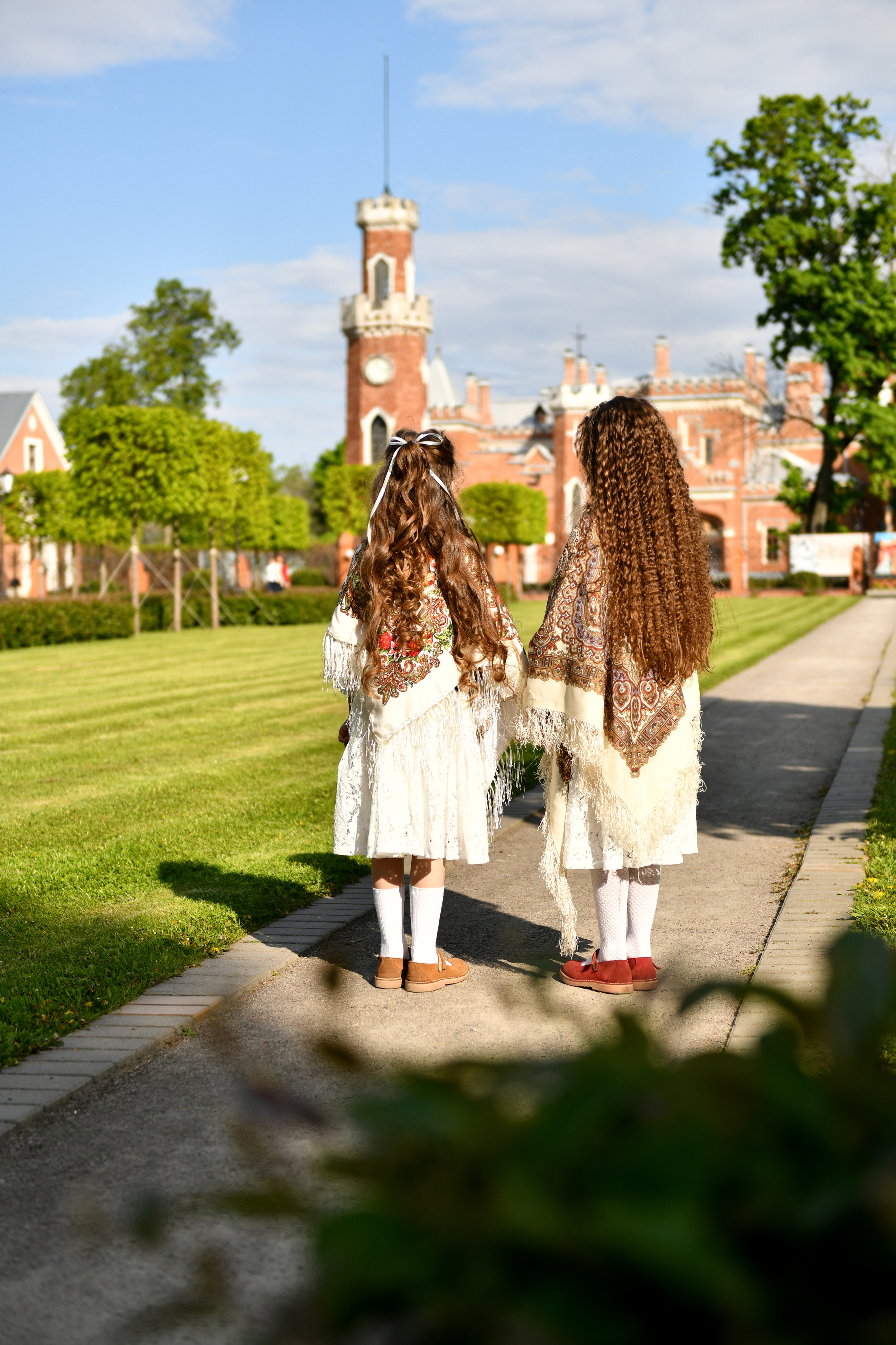 Александра и Юлиана. Замок Ольденбургских, Рамонь. Портретный и контент фотограф в Воронеже Елена Николайчик