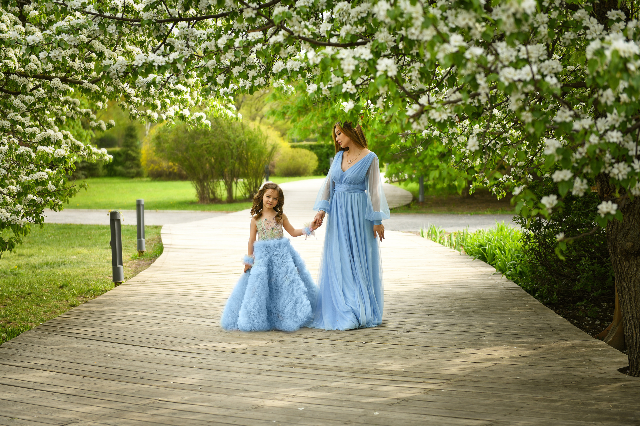 Мама и дочка. Прогулка в парке «Музеон», Москва. Портретный и контент фотограф в Воронеже Елена Николайчик