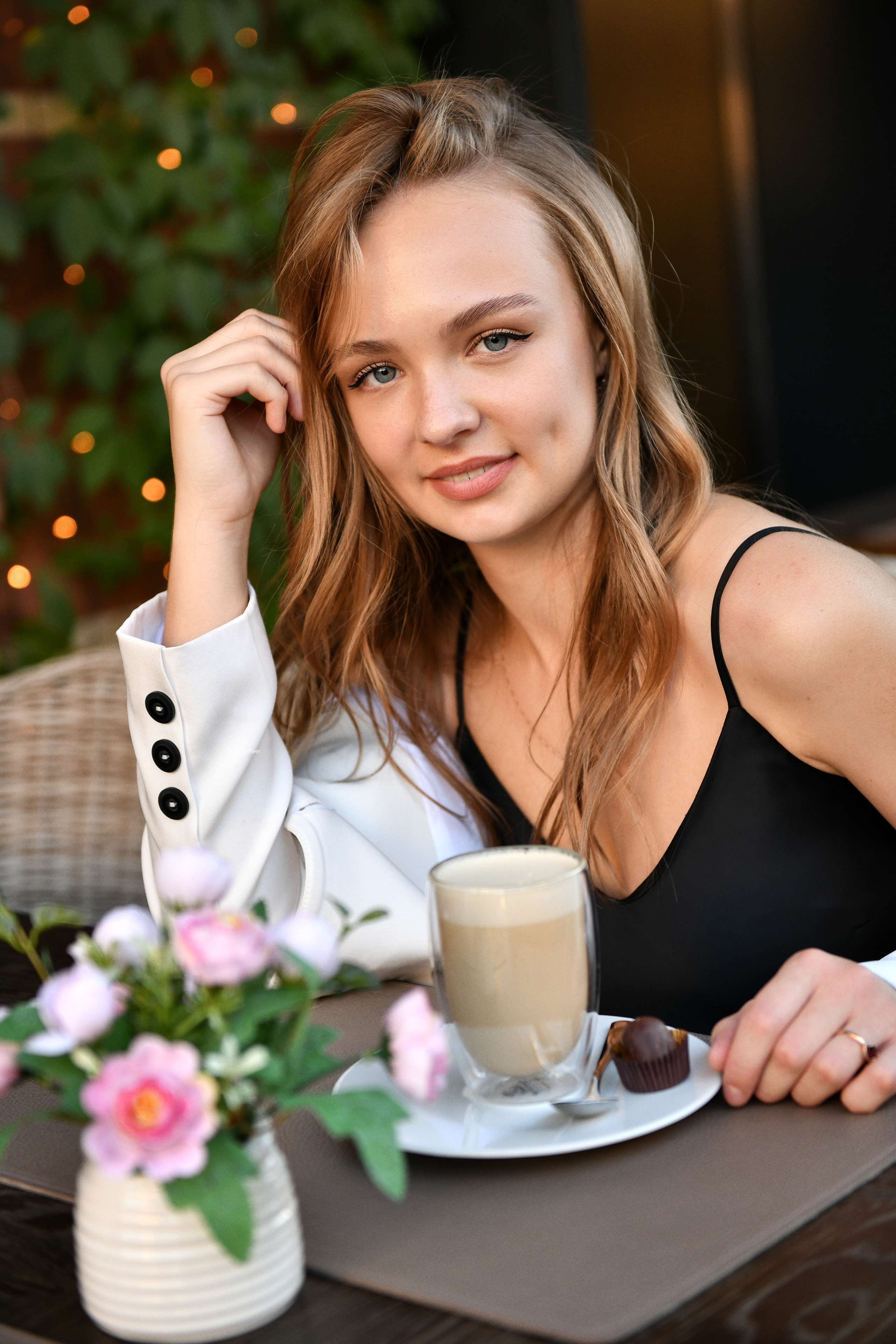 Дарья. Городская прогулка, ресторан «Sentimento». Портретный и контент фотограф в Воронеже Елена Николайчик