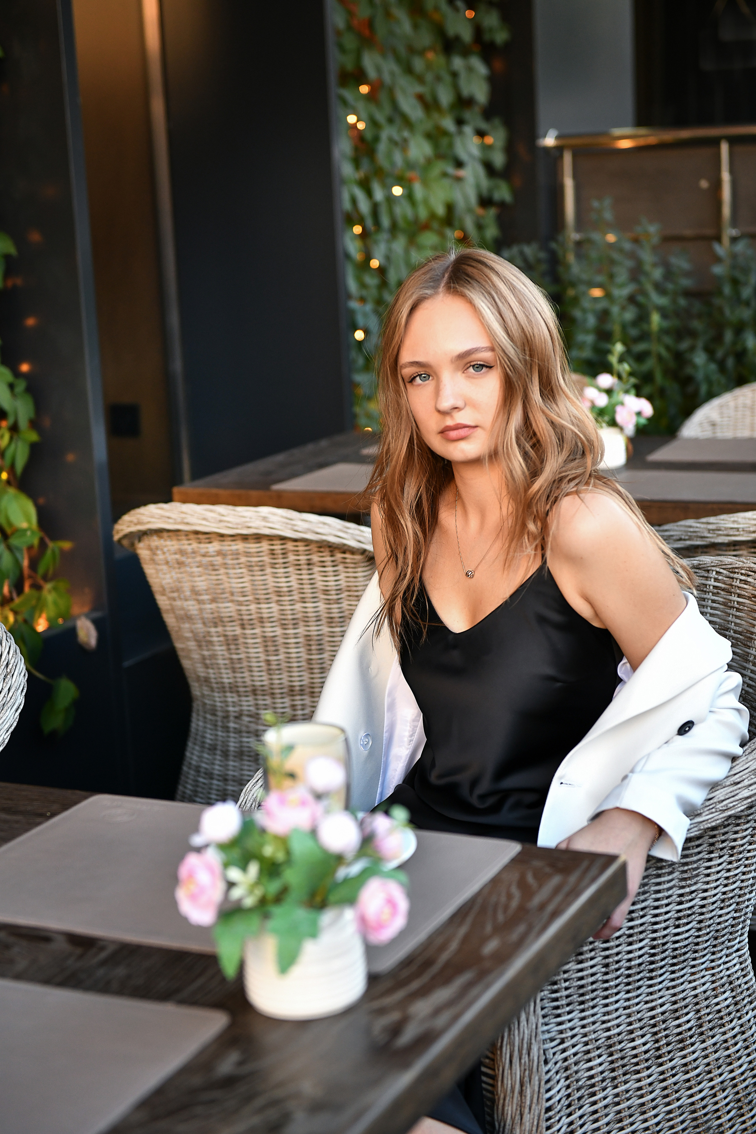 Дарья. Городская прогулка, ресторан «Sentimento». Портретный и контент фотограф в Воронеже Елена Николайчик