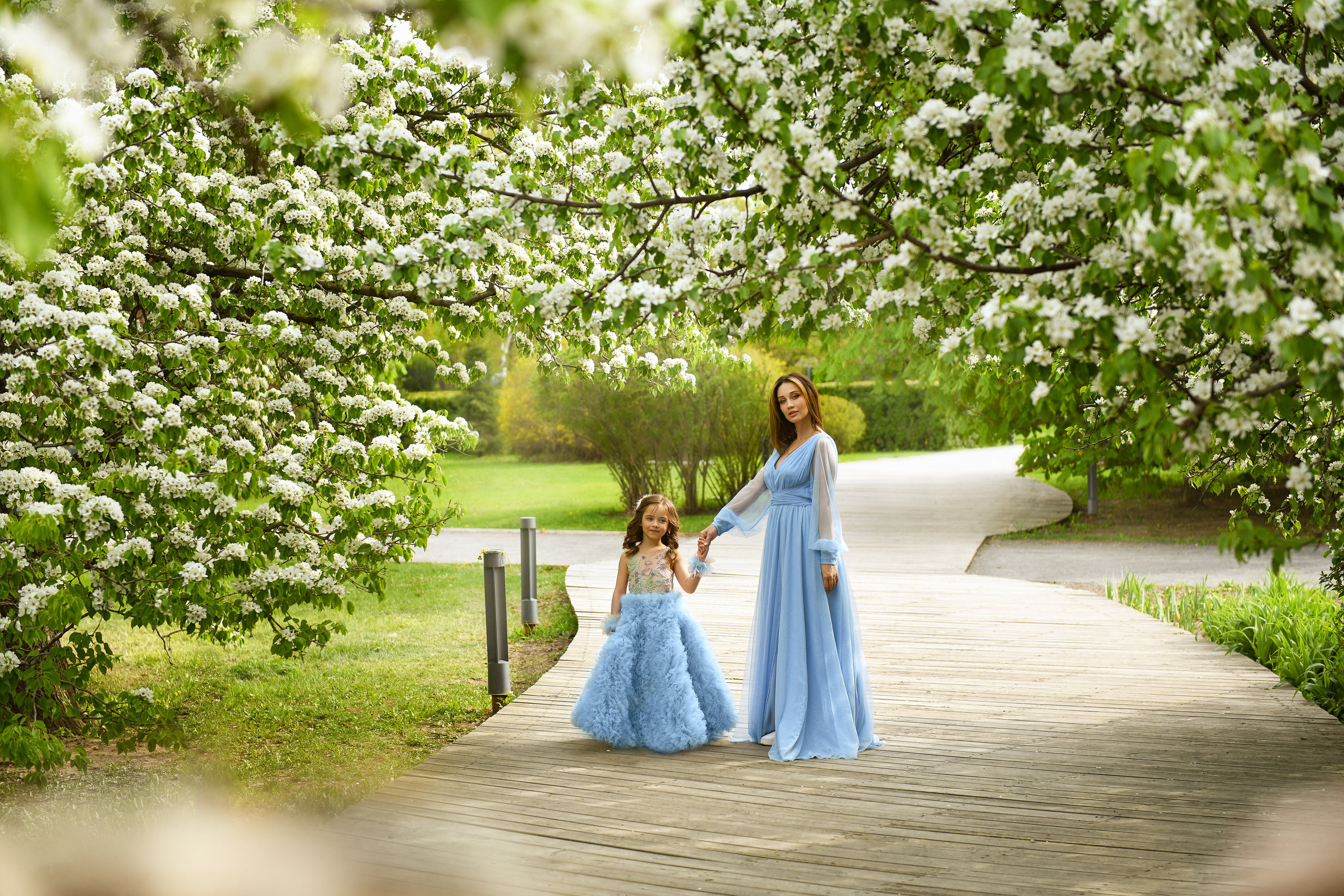 Мама и дочка. Прогулка в парке «Музеон», Москва. Портретный и контент фотограф в Воронеже Елена Николайчик