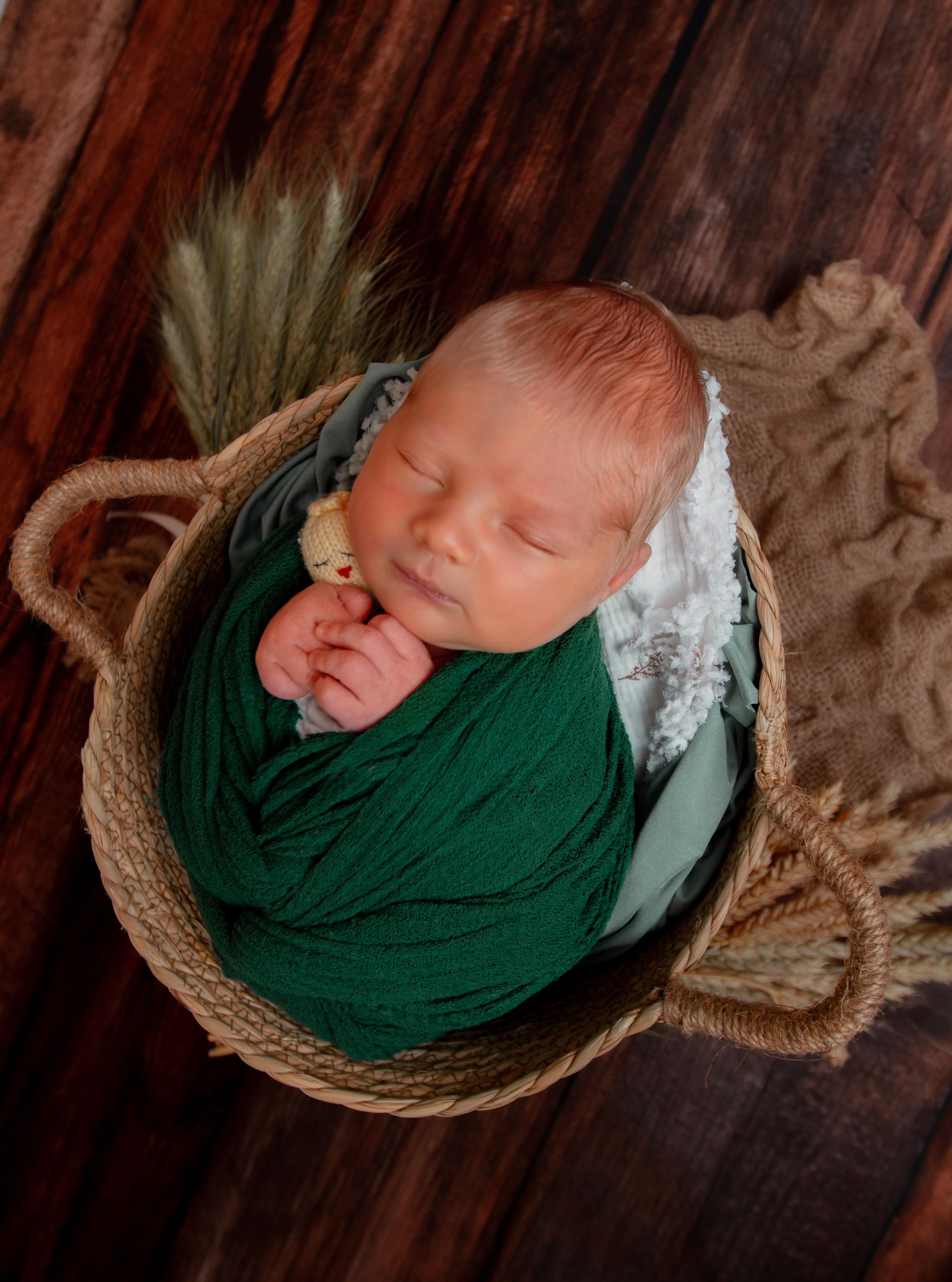 Малыш в корзиночке у вас дома