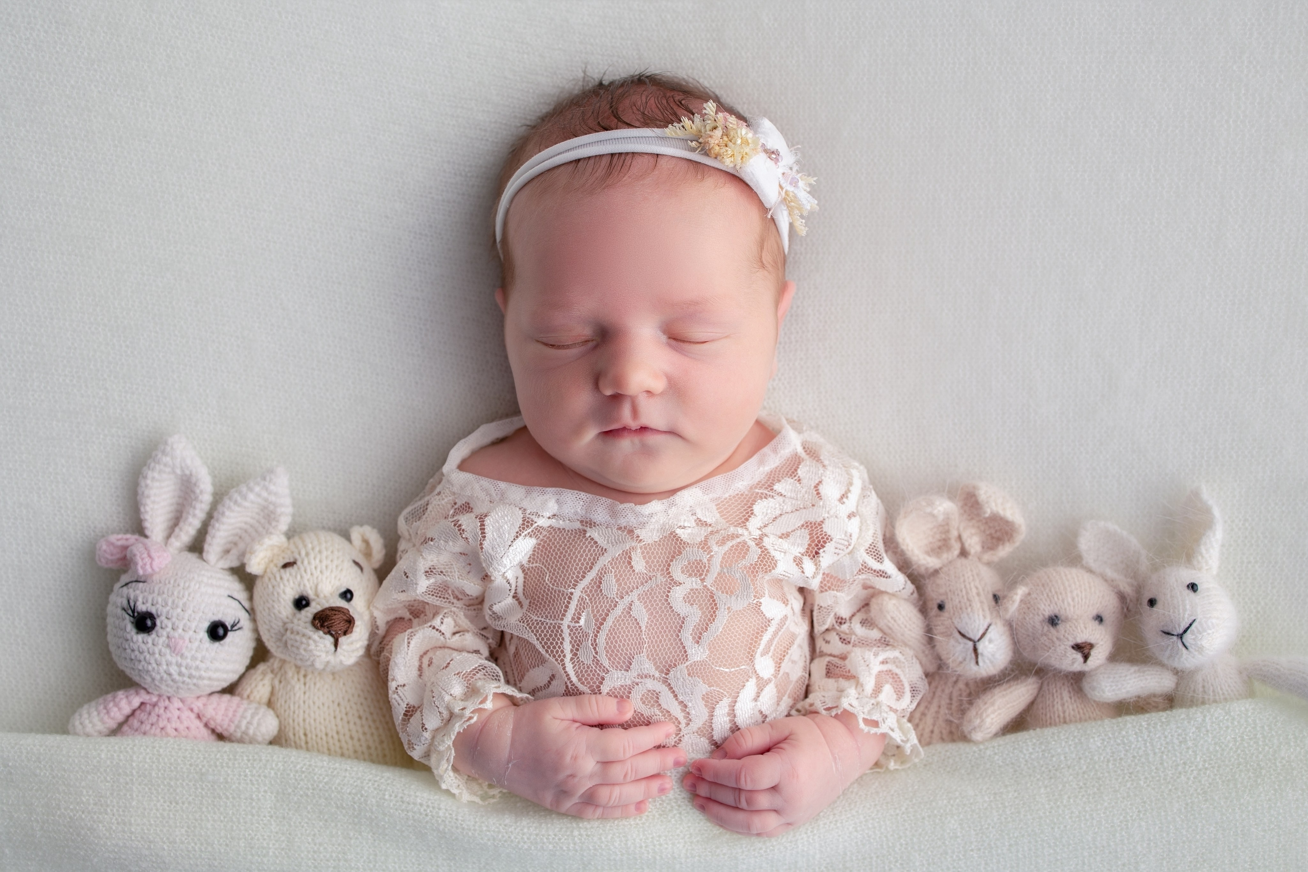 Нежная и милая фотосессия первых дней жизни Вашего ребенка в Минске. Фотограф новорождённых Минск — стоимость newborn фотосессии в Минске