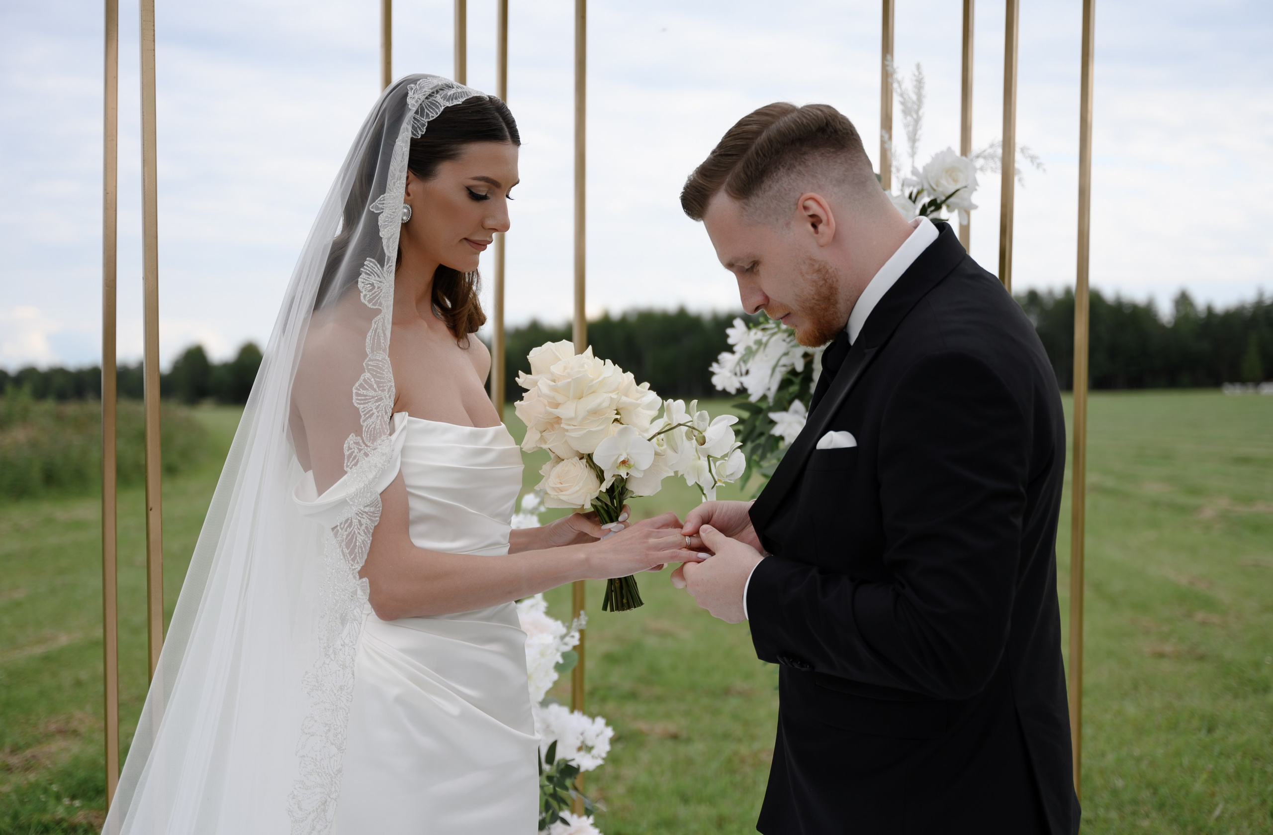 Женя & Марина, Загородная Свадьба на берегу озера. Свадебный фотограф Тюмень Анастасия Битная
