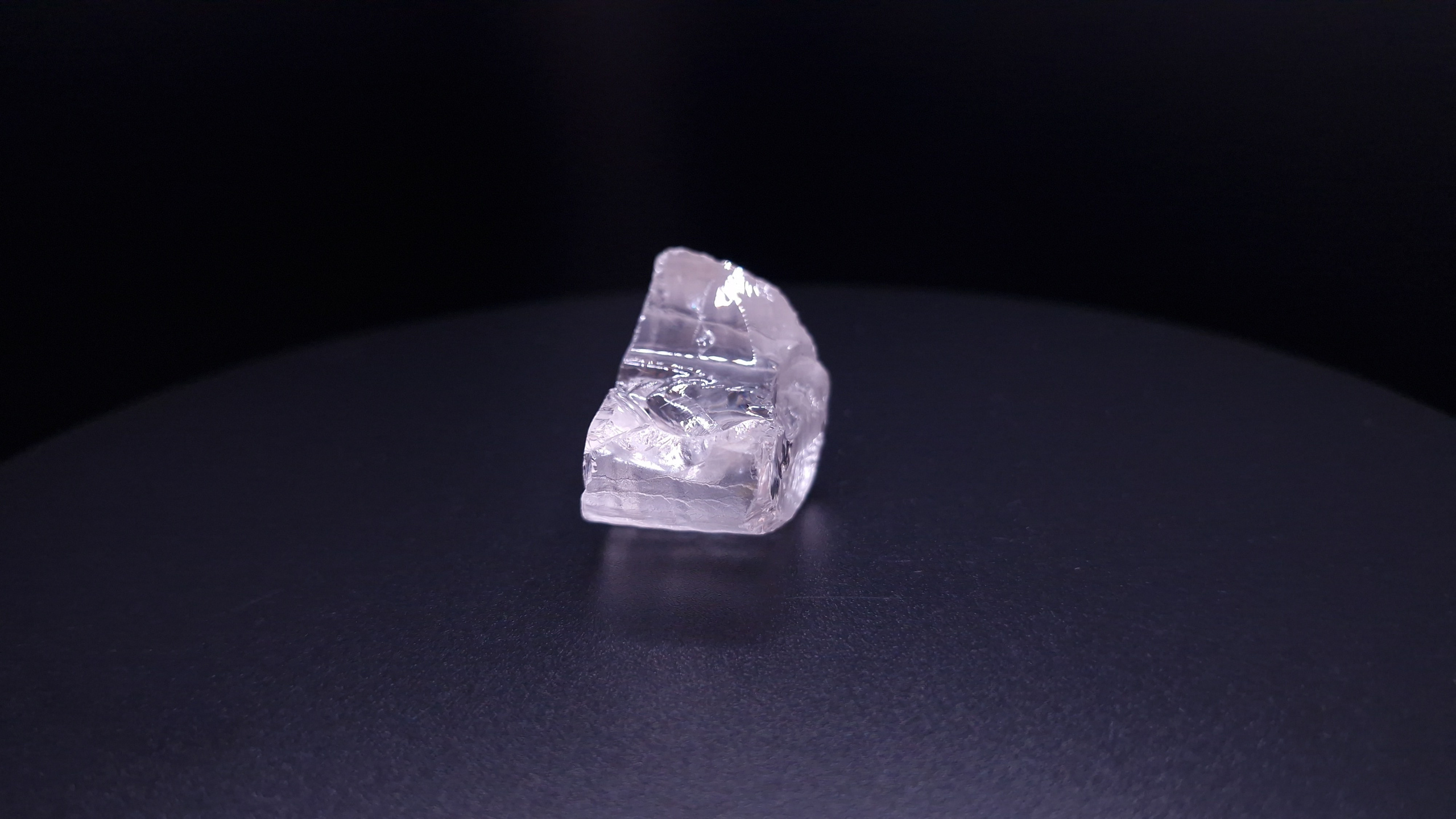 White YAG garnet 167 carats. YAG garnet иттрий алюминиевый гранат ИАГ