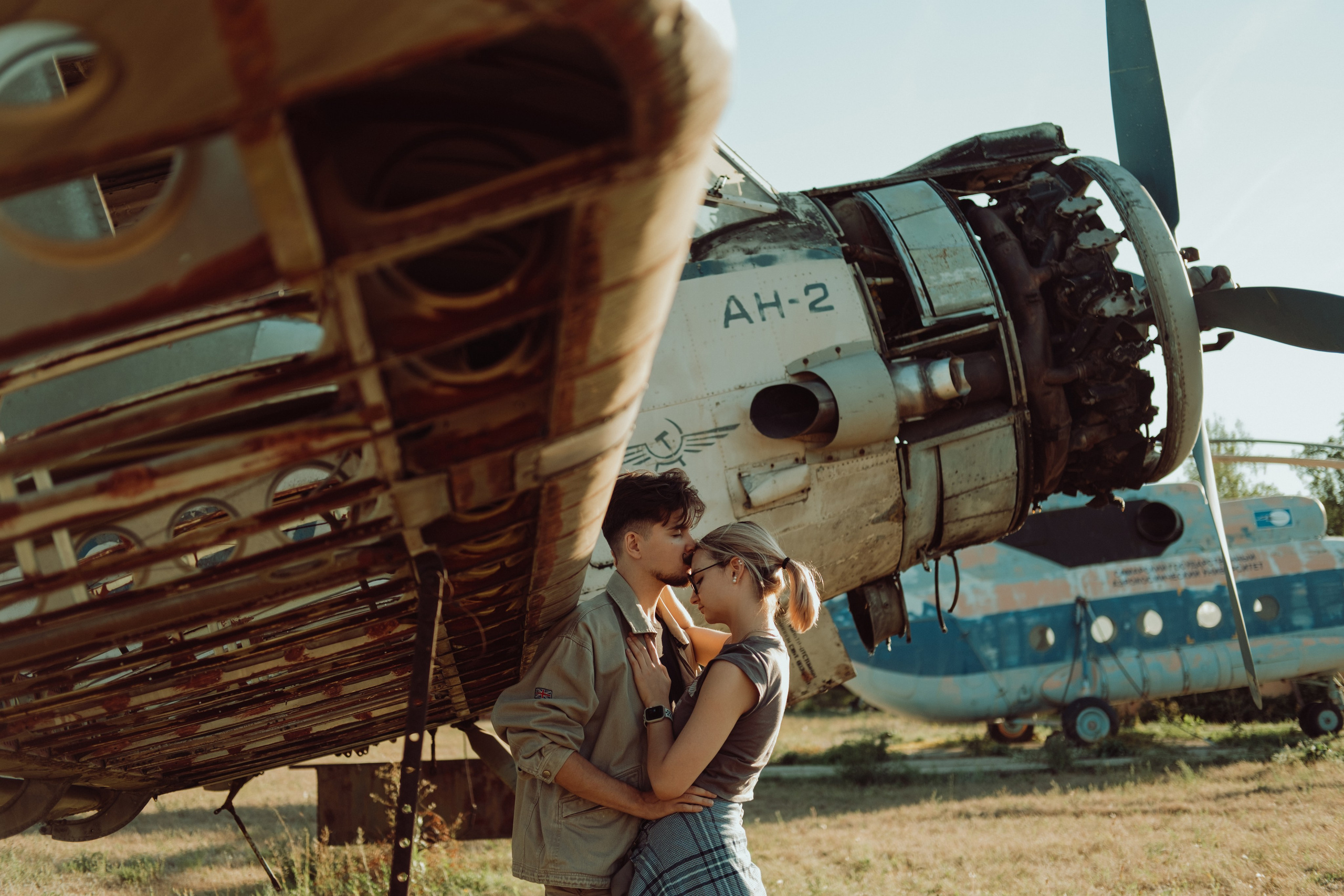 Кладбище авиатехники или учебный аэродром в Самаре. Wedding photographer