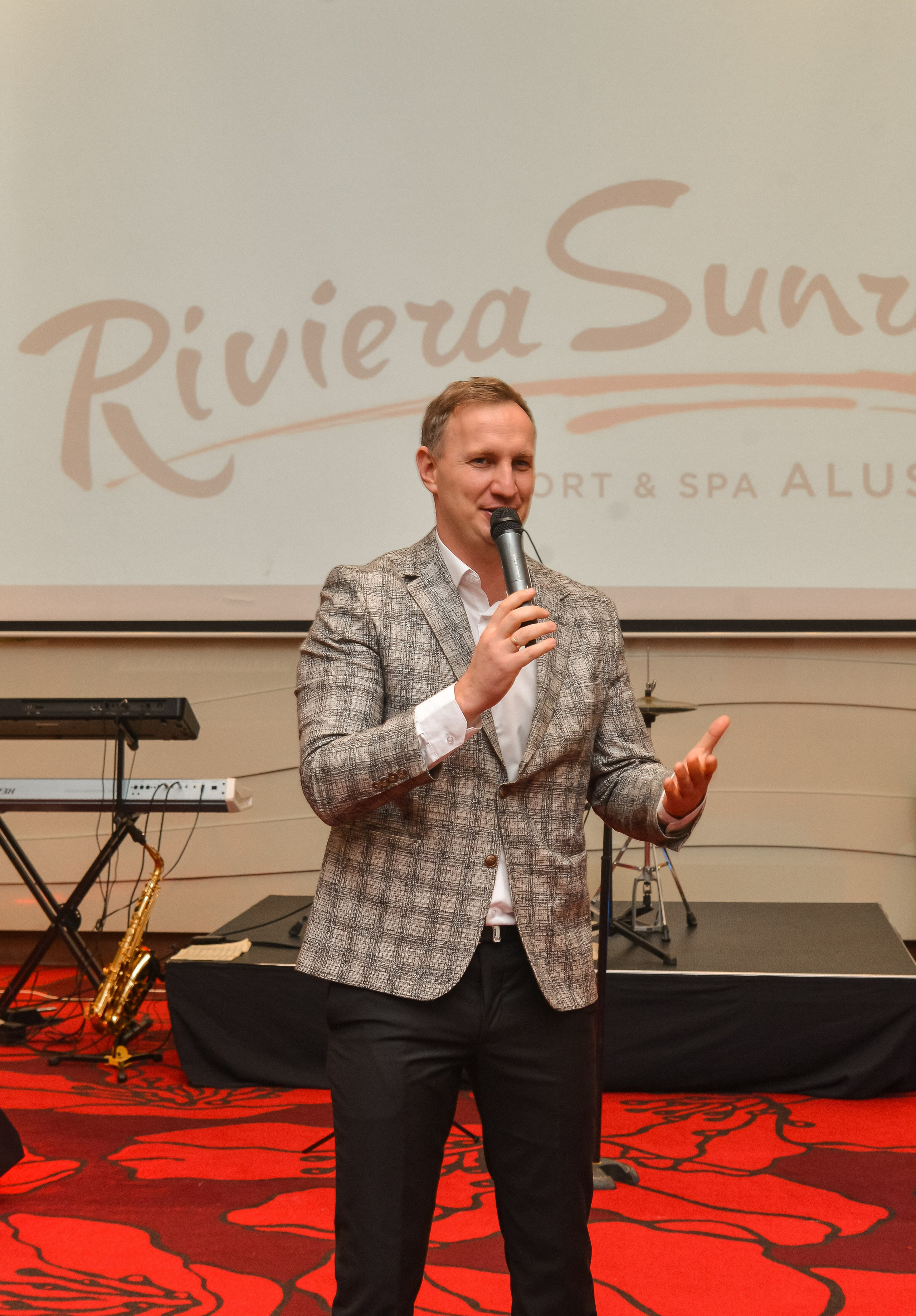 Дни рождения и корпоративы. Свадебный фотограф в Крыму