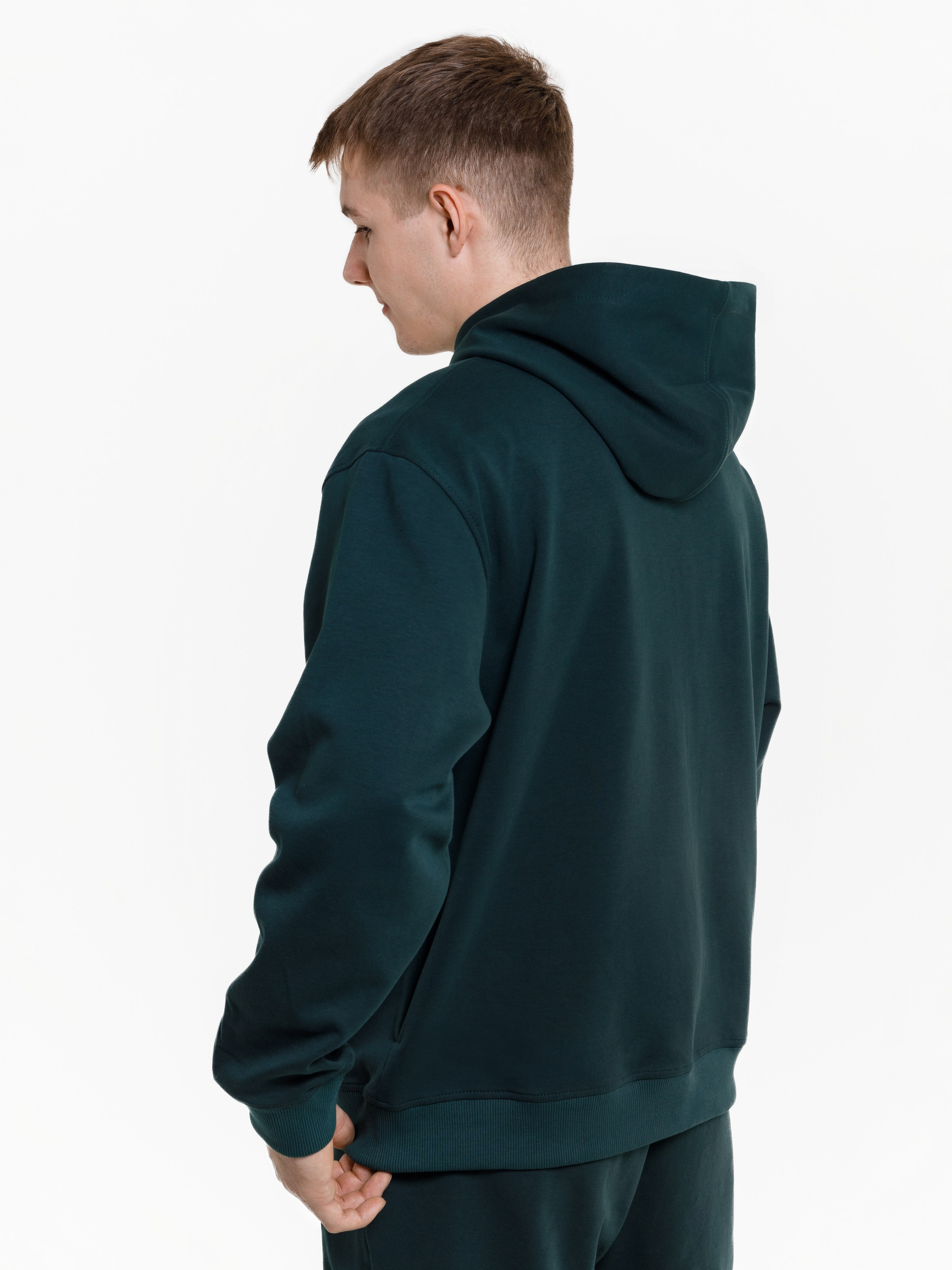 Съемка мужского спортивного костюма для Wildberries. СЕМЕЙНЫЙ И ПРЕДМЕТНЫЙ ФОТОГРАФ — ЛЕНА ГОНЧАР | КРАСНОДАР | МАЙКОП