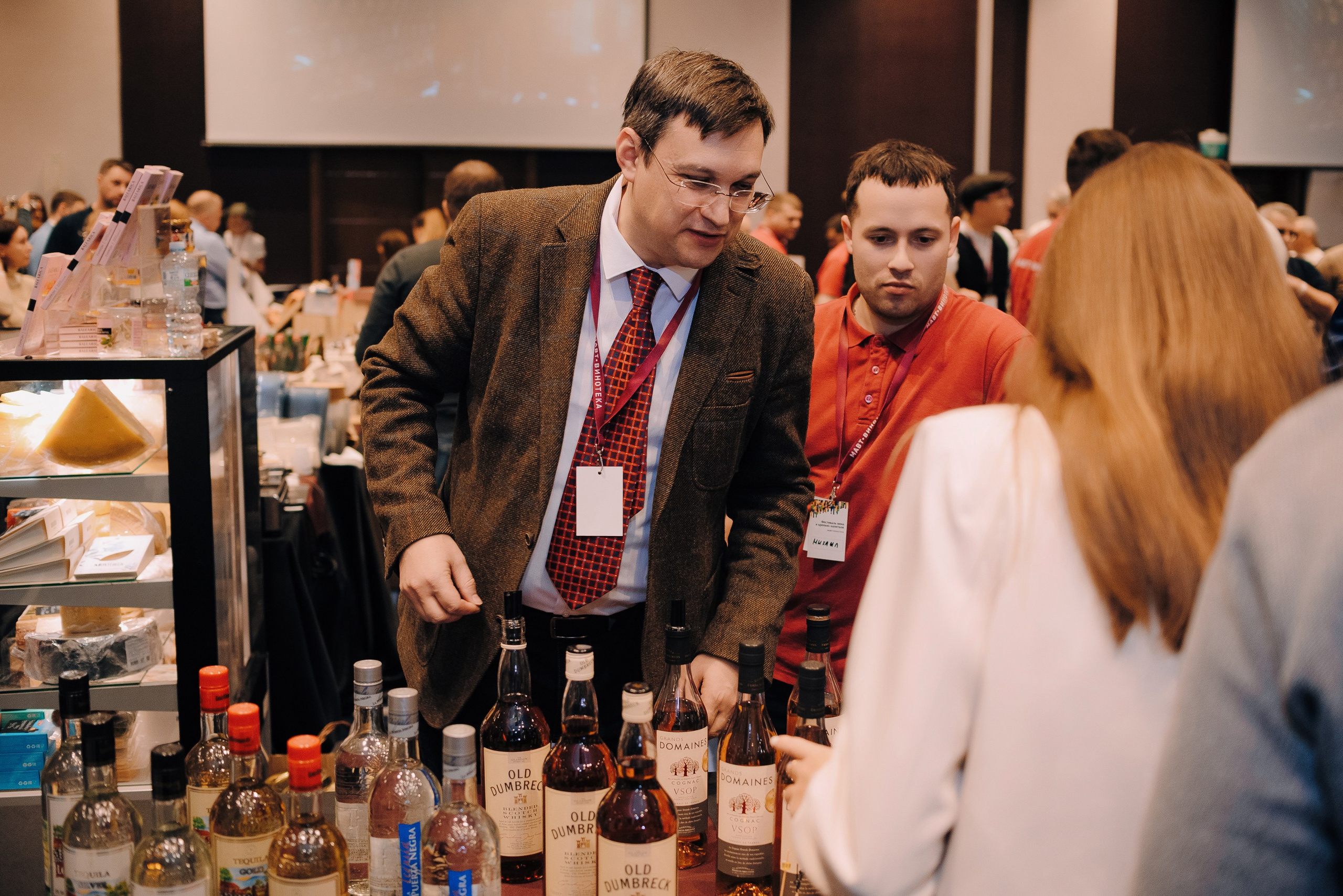 ФЕСТИВАЛЬ ВИНА И КРЕПКИХ НАПИТКОВ МАВТ-ВИНОТЕКА. Репортажный фотограф Зуев Роман г. Челябинск