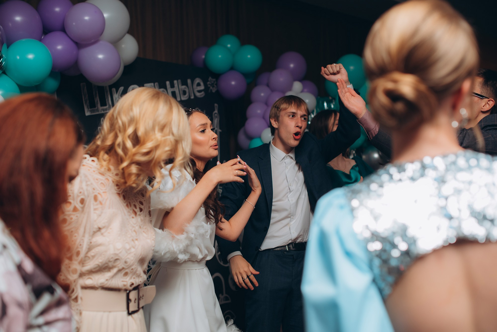 Выпускной 9-11классы. Выпускные книги Анапа Новороссийск Краснодар