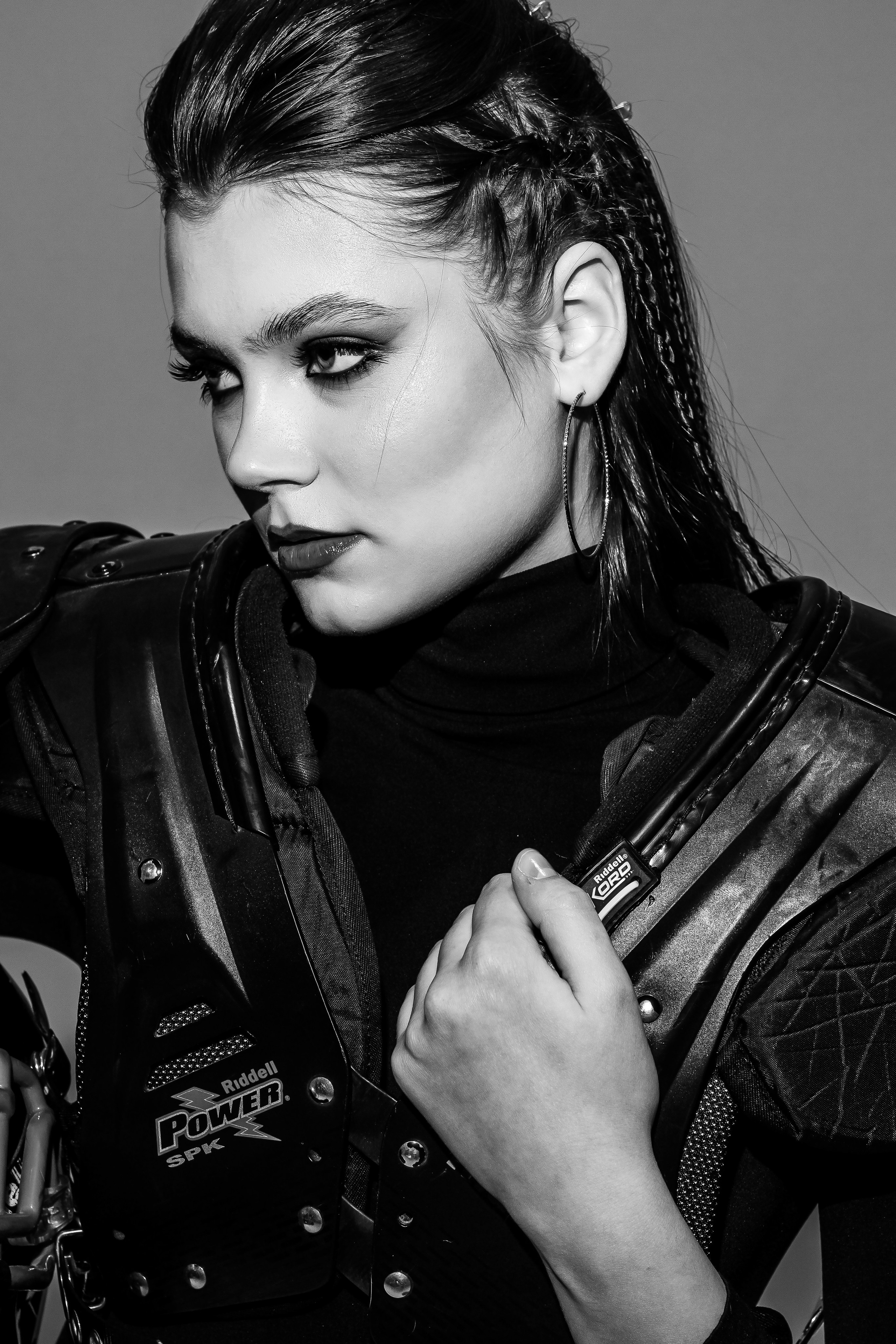 американский футбол, спортшик, фотосессия творческая, студийный свет, женская фотосессия