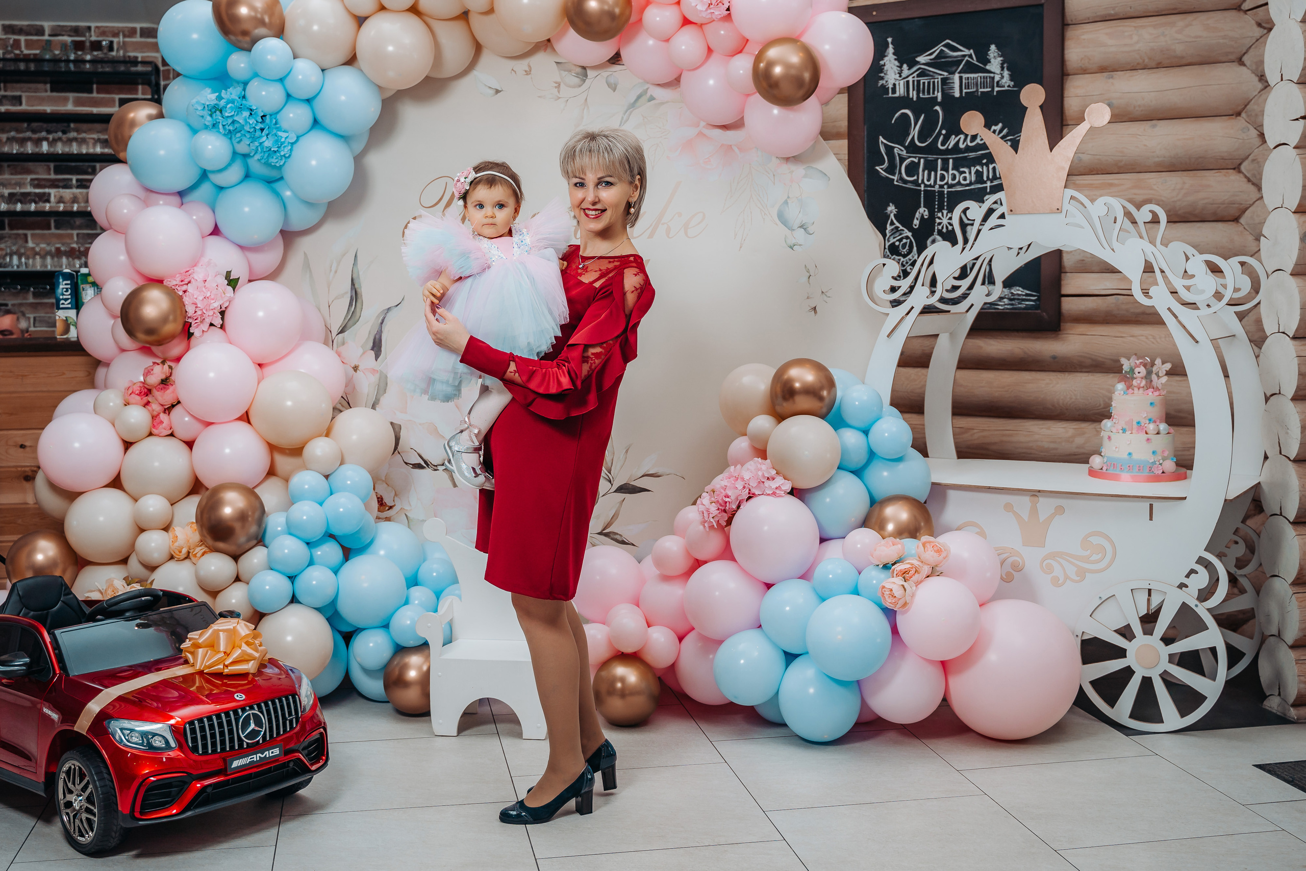 День рождения Ульяны 1 год (годовасие) в клубе Барин