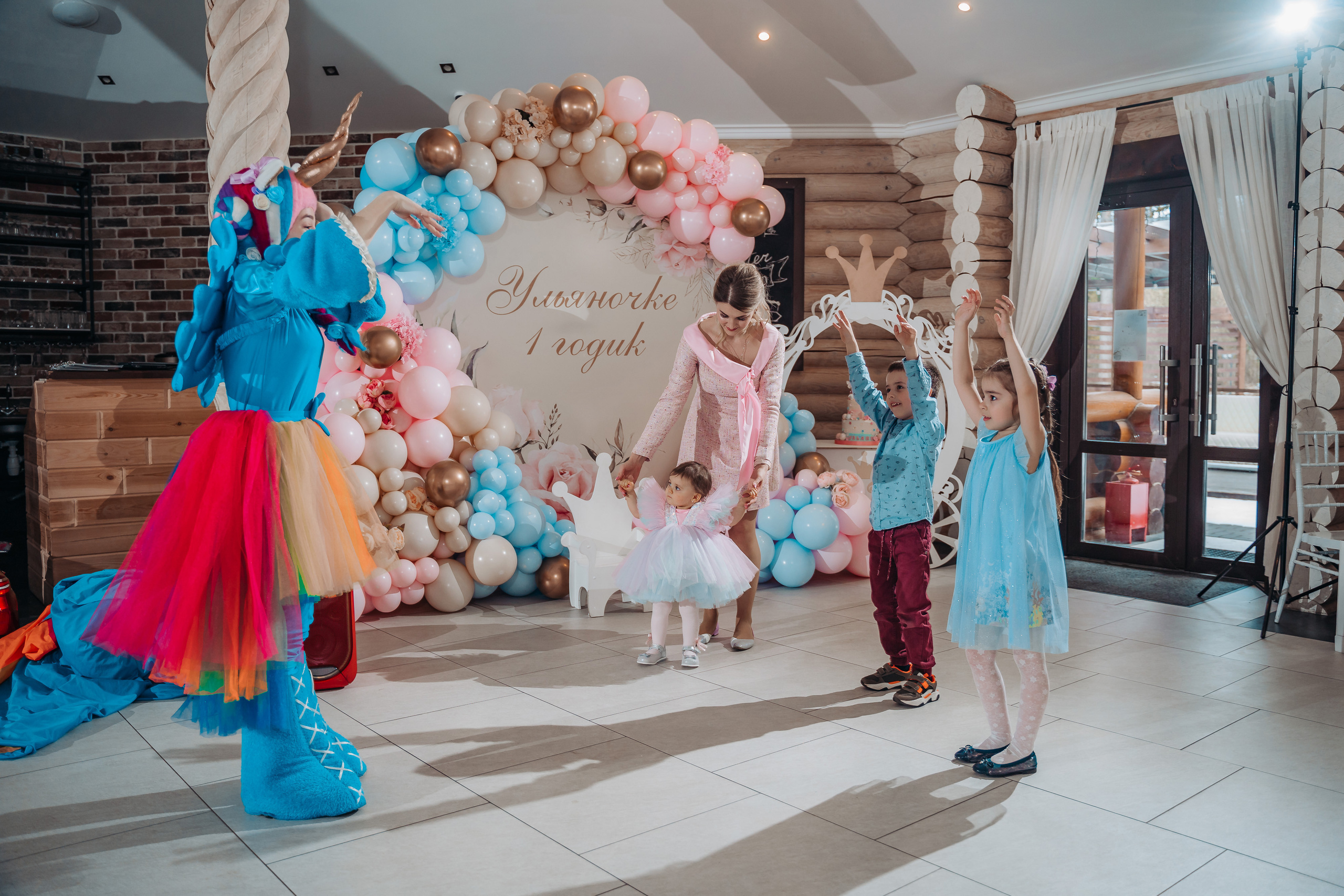День рождения Ульяны 1 год (годовасие) в клубе Барин
