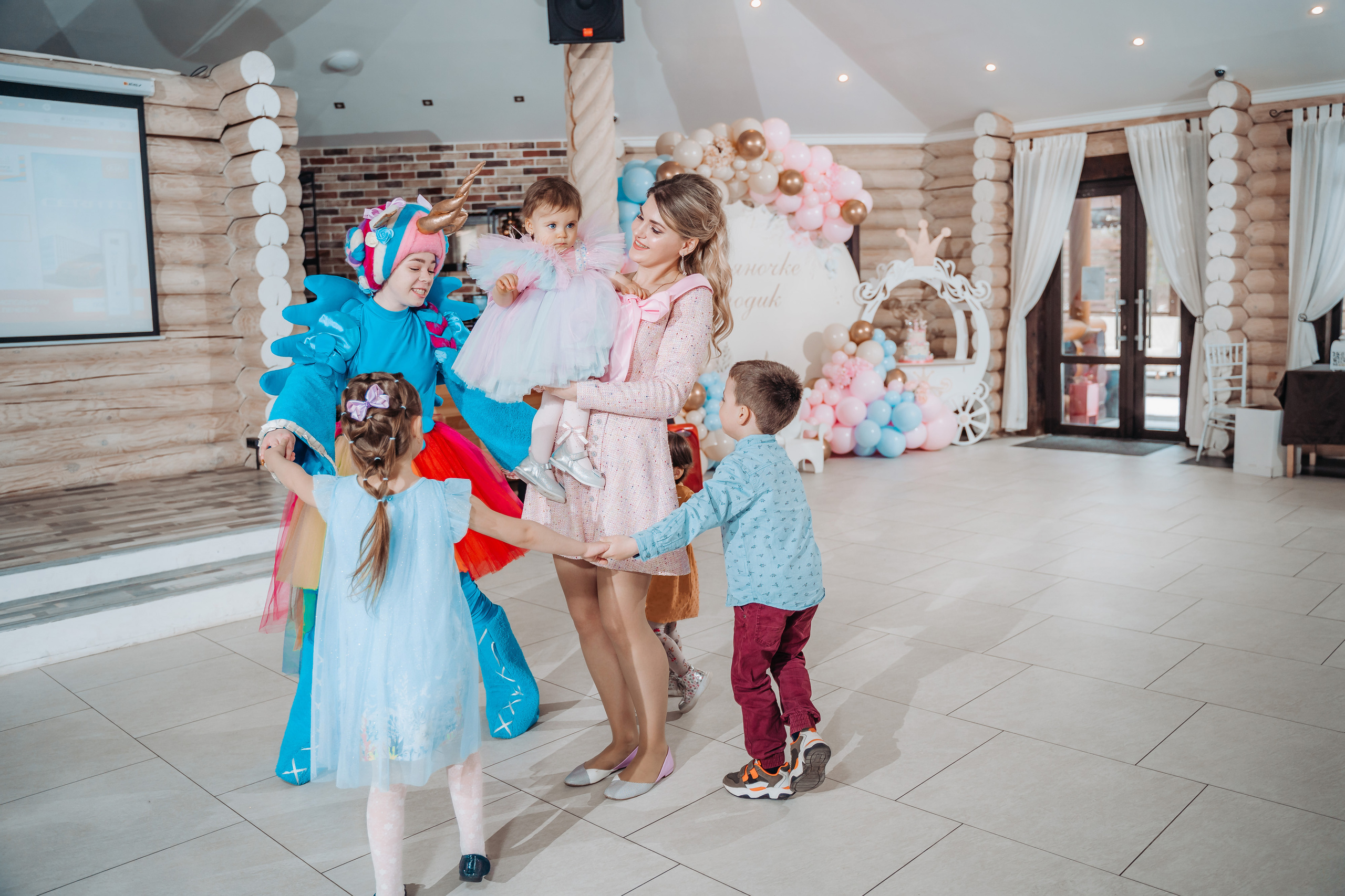 День рождения Ульяны 1 год (годовасие) в клубе Барин