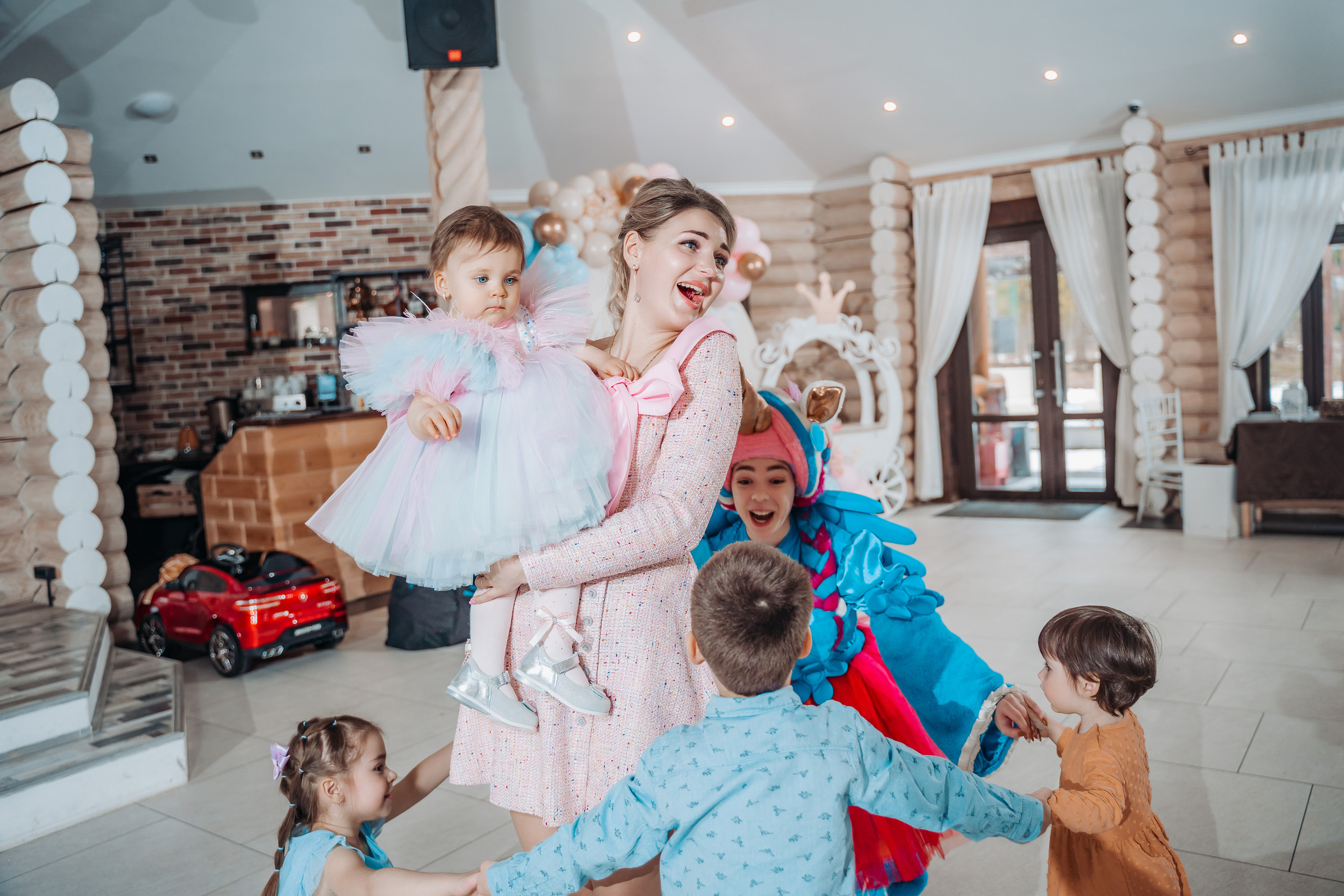 День рождения Ульяны 1 год (годовасие) в клубе Барин