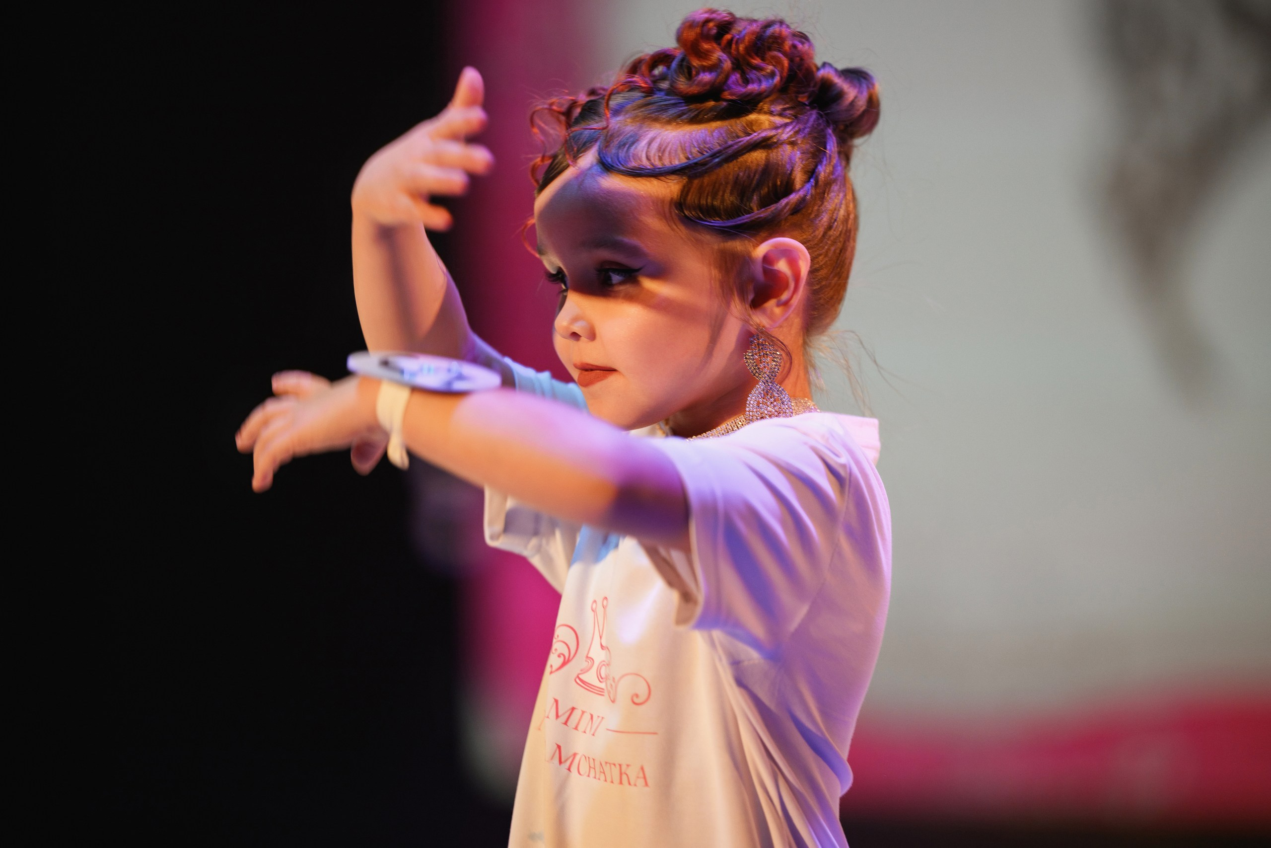 Съёмка мероприятия «Мини Мисс Камчатка», закулисье и сцена, эмоции детей, Петропавловск-Камчатский