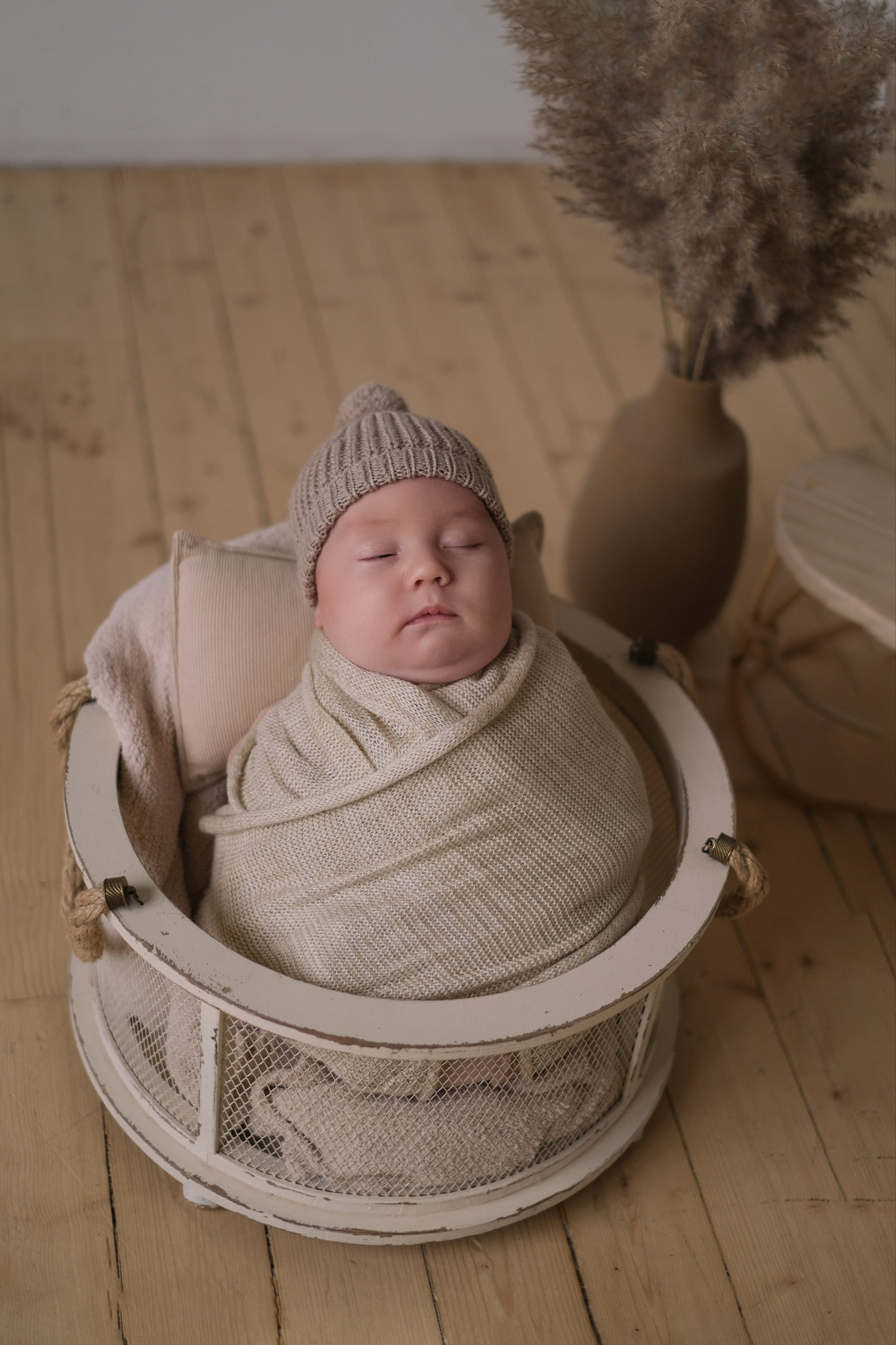 Мирослав в Матрёшке. Семейный детский ньюборн фотограф в Москве Марта Петрова