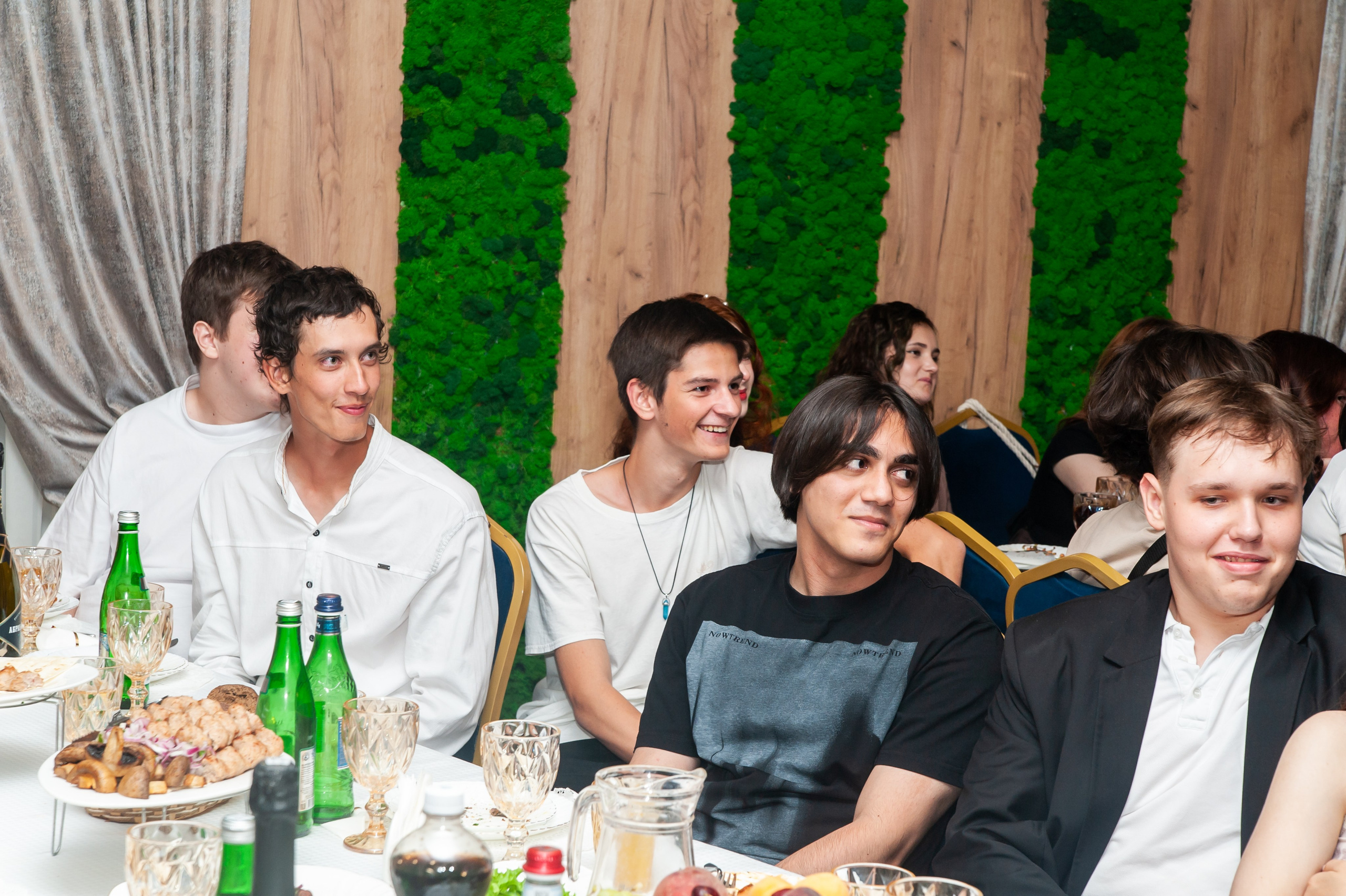 Выпускной МАОУ СОШ № 17 им. Эдуарда Есаяна. Свадебный и семейный фотограф Денис Лукьянов в Краснодаре, Краснодарском крае и Республике Крым