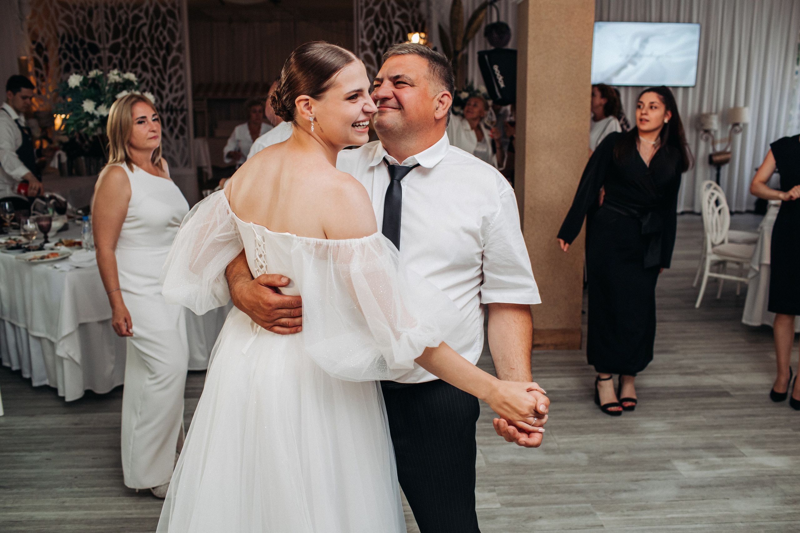 Vlad & Nadya (Saint-Petersburg, Russia). Destination wedding photographer Peter Letu