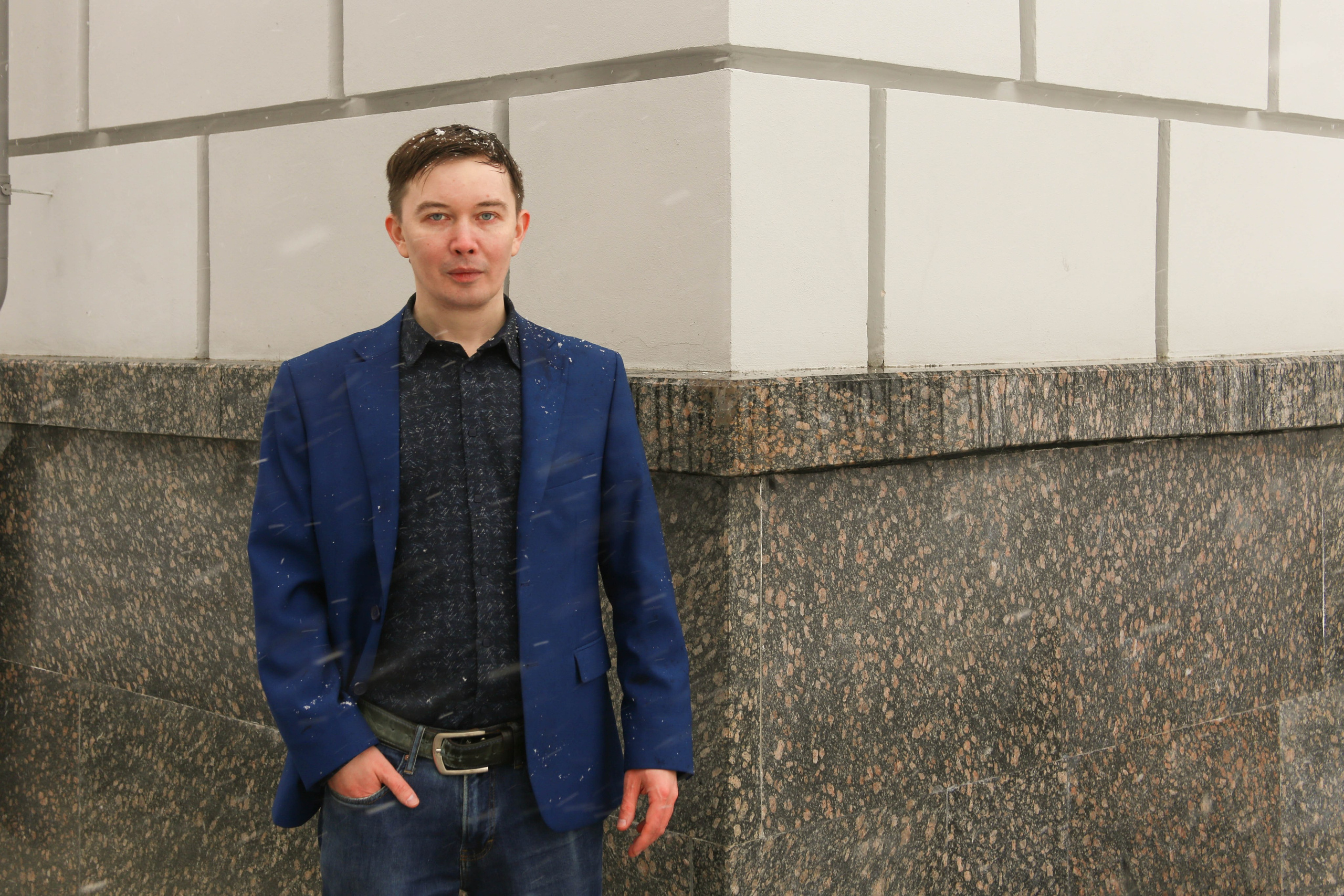 Фотограф Никита на улице. Фотограф Пермь. Фотосессия в фотостудии Перми и на свежем воздухе