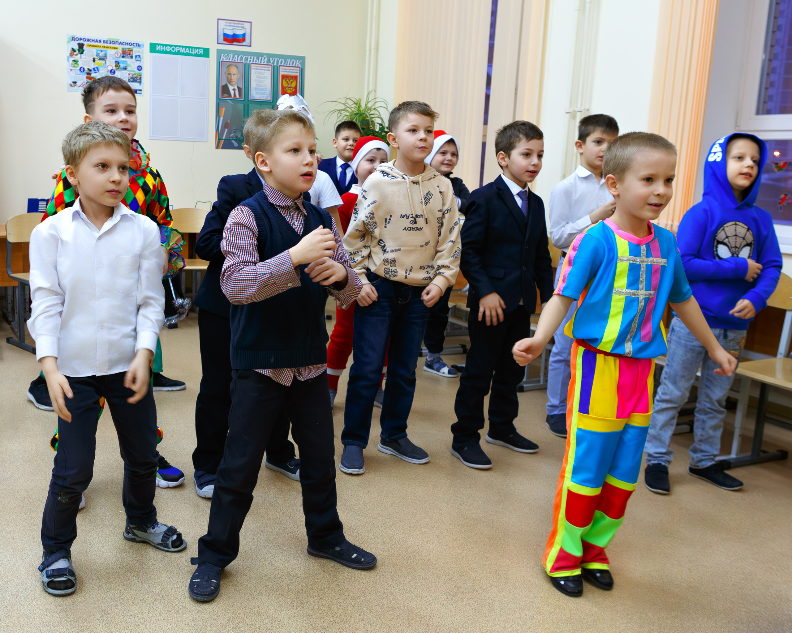 Новогодний утренник в школе. Выпускные альбомы и школьный фотограф в Подольске, Троицке, Щербинке, Москве и Московской области