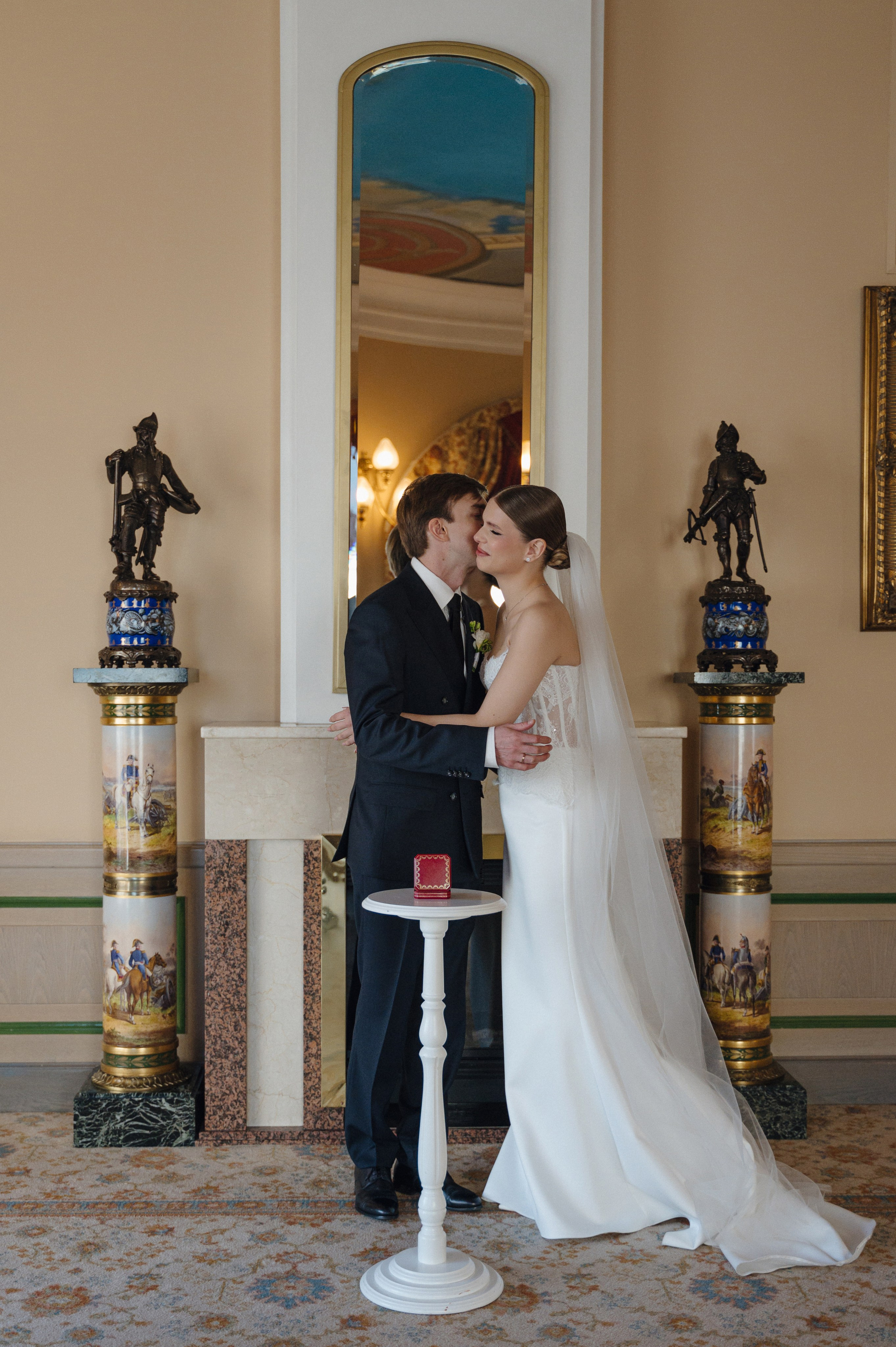 Дмитрий и Луиза. Гостиница Националь и ресторан Белуга. Свадебный фотограф Москва и Санкт-Петербург. Анастасия Чудина