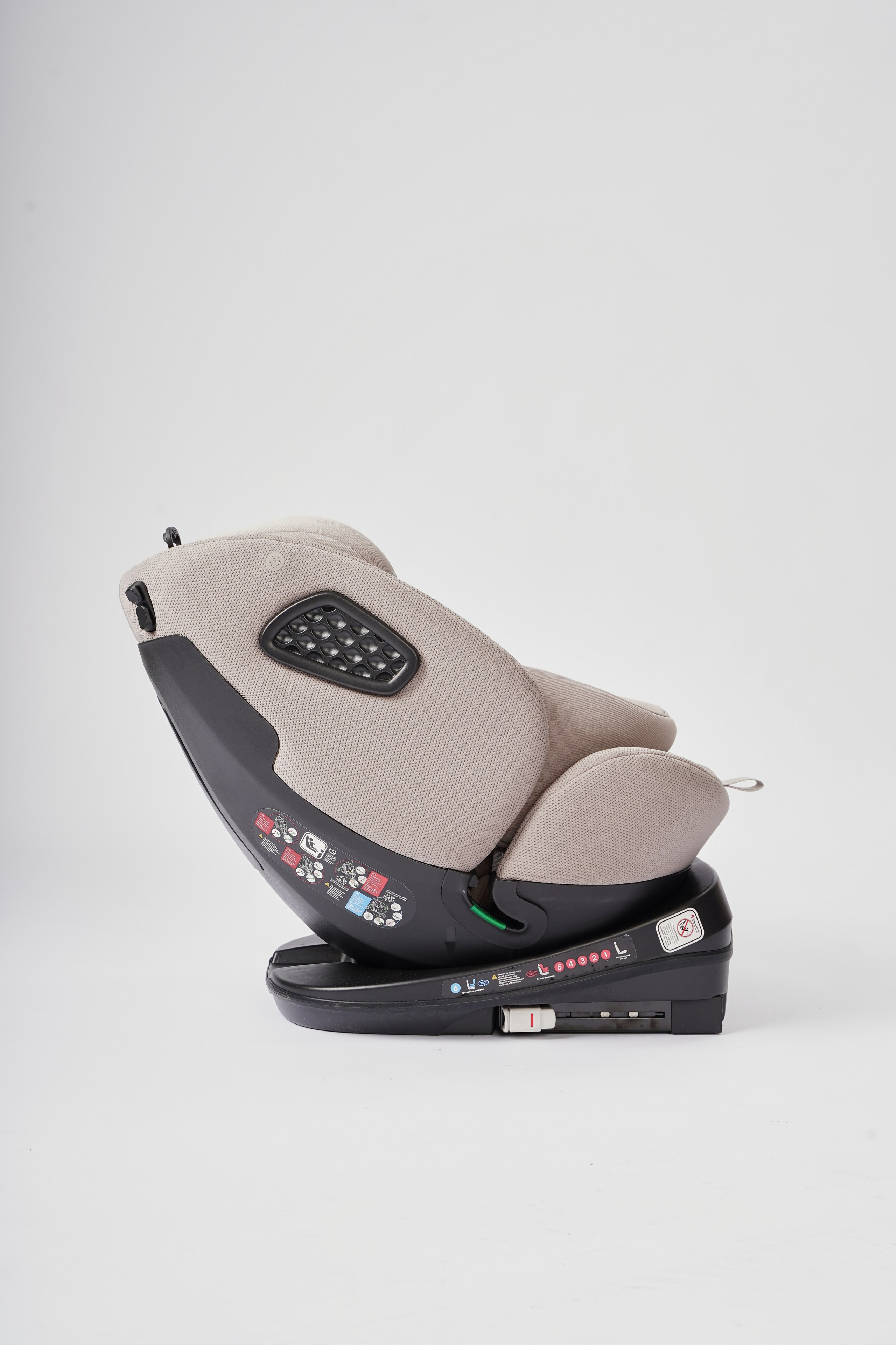 Фотография рекламного продукта на белом фоне для интернет-магазина" фотосъемка автомобильные, детские кресла высокого качества и безопасности, фотосъемка для сайта, продажи на маркет-плейсах. рекламная съемка, демонстрационная съемка, функциональная съемка на белом фоне.