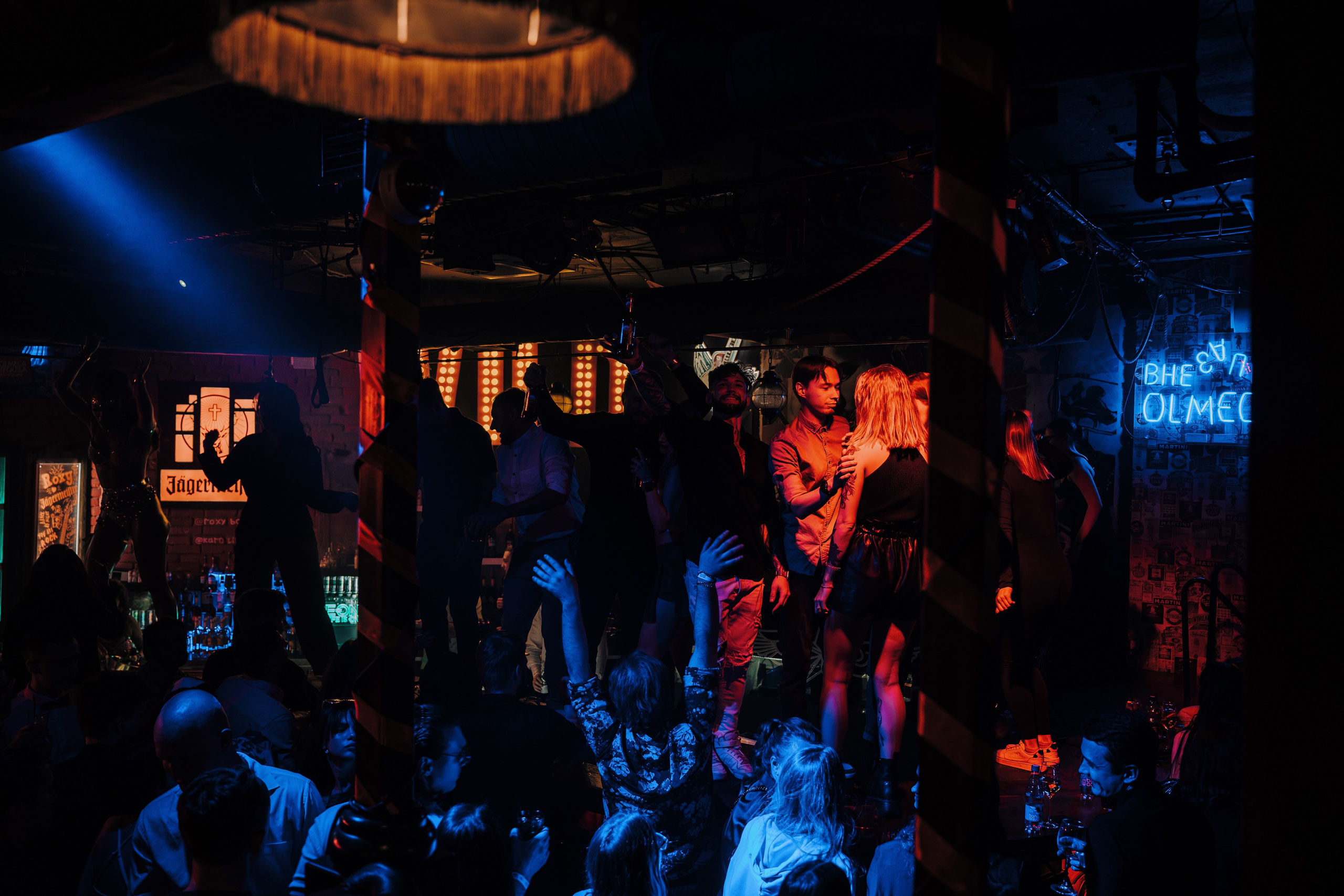 20 ЛЕТ МЕГАПОЛИС ЧЕЛЯБИНСК ХЕДЛАЙНЕР ЕЛКА. Репортажный фотограф Зуев Роман г. Челябинск